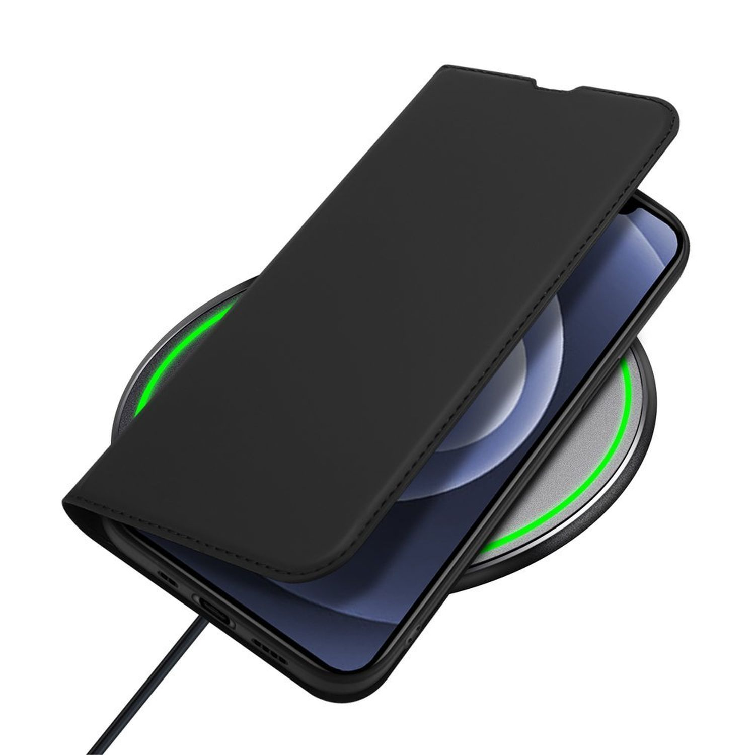 Schwarzes Telefon in schwarzer Hülle auf kabellosem Ladegerät. Das Ladegerät hat grünes Licht.