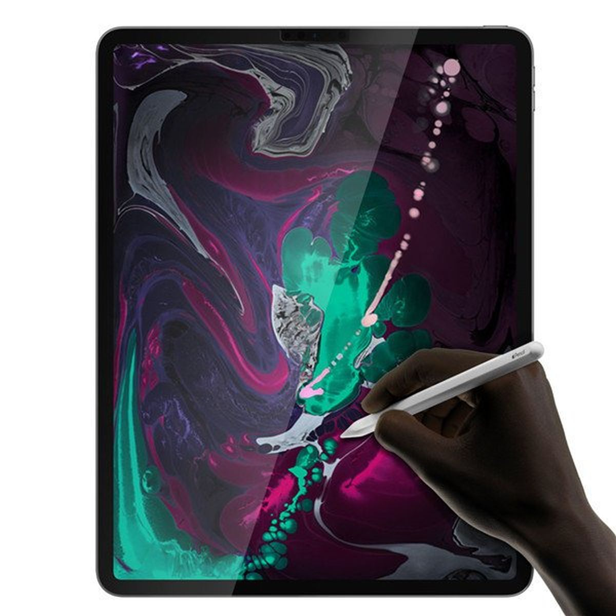 Ein Tablet mit einem Stift in der Hand, das Kunst auf seinem Bildschirm erstellt.