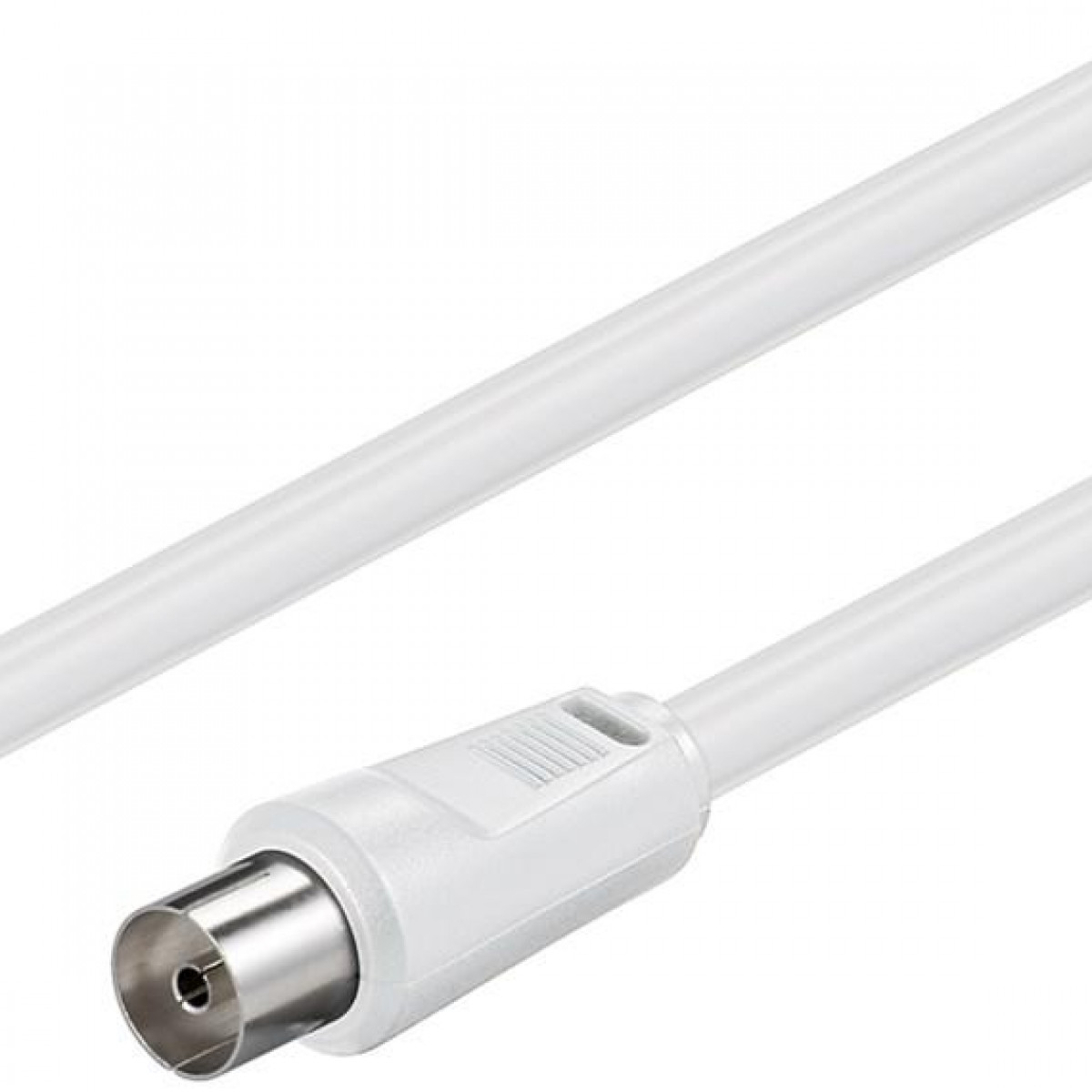 Weißes Koaxialkabel mit Stecker, isoliert, auf weißem Untergrund, Nahaufnahme.