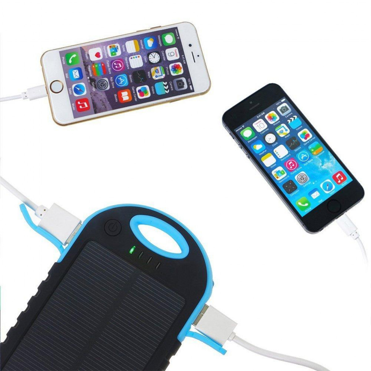 Zwei Telefone laden von einer blauen Solar-Powerbank. Die Bank und Telefone sind weiß.