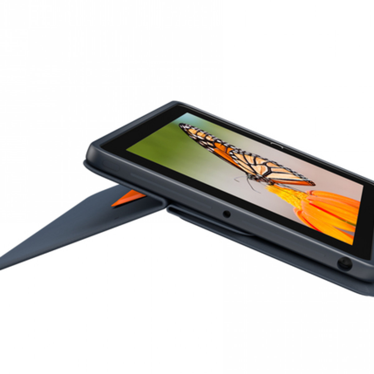 Un tablet con una farfalla sullo schermo, appoggiato su un supporto.