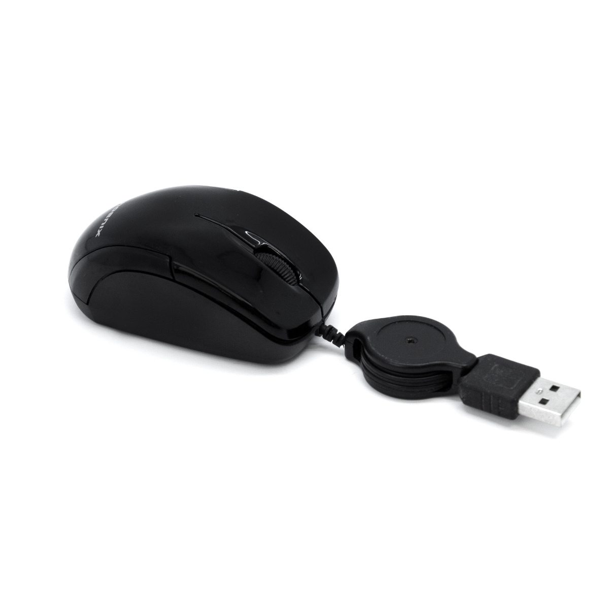 Un ratón de ordenador negro con cable retráctil y conector USB, aislado sobre blanco.