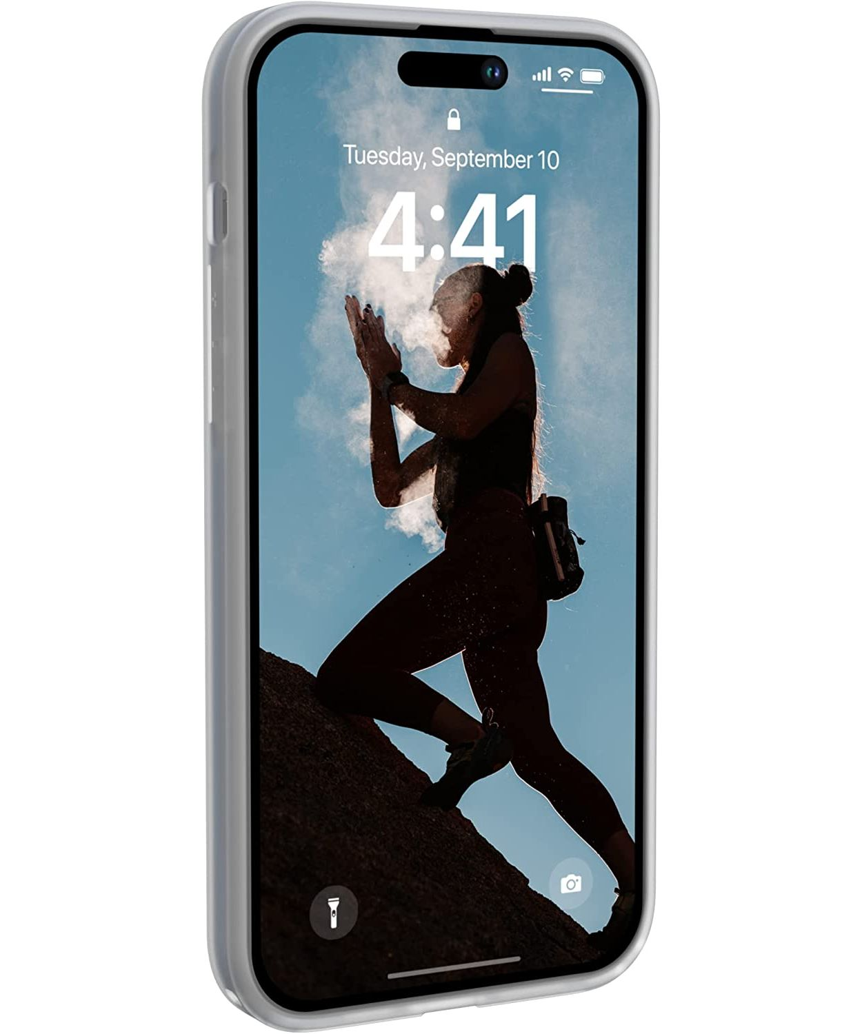 Ein Telefon mit Hülle zeigt eine laufende Frau auf dem Bildschirm. Ein blauer Himmel ist im Hintergrund.