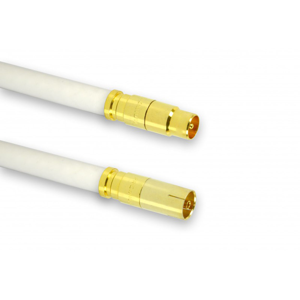 Zwei weiße Kabel mit goldfarbenen Steckern, weißer Hintergrund, Nahaufnahme.