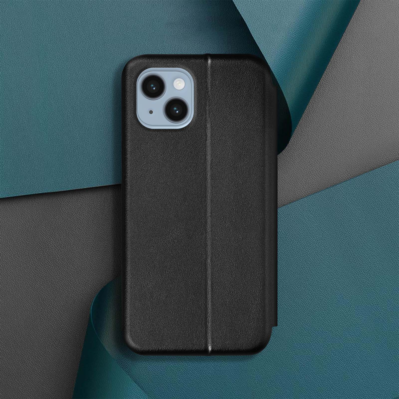 Custodia nera per telefono con ritaglio fotocamera su sfondo sfumato.