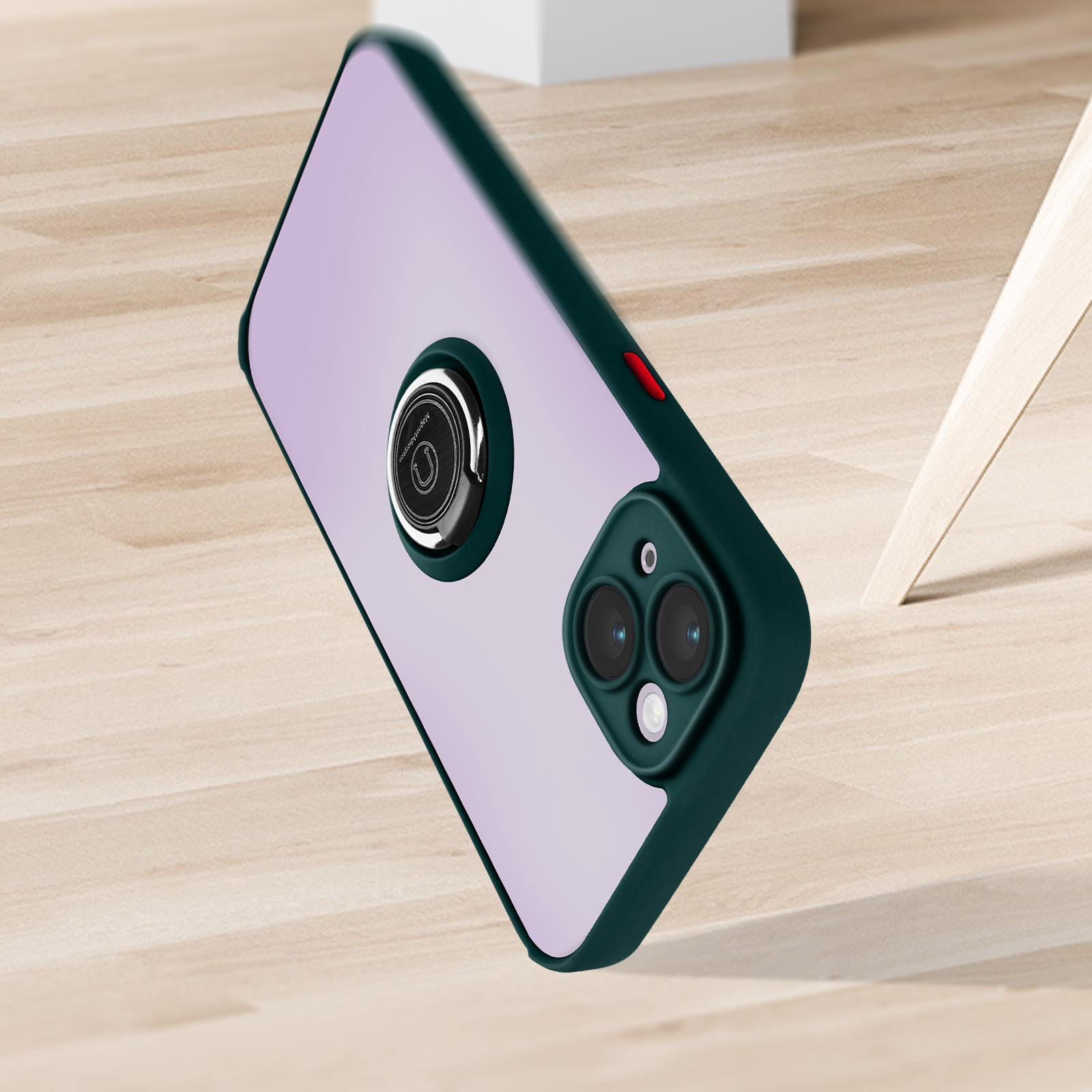 Telefoonhoesje met cameraring. Groen frame, paarse achterkant en houten oppervlak.