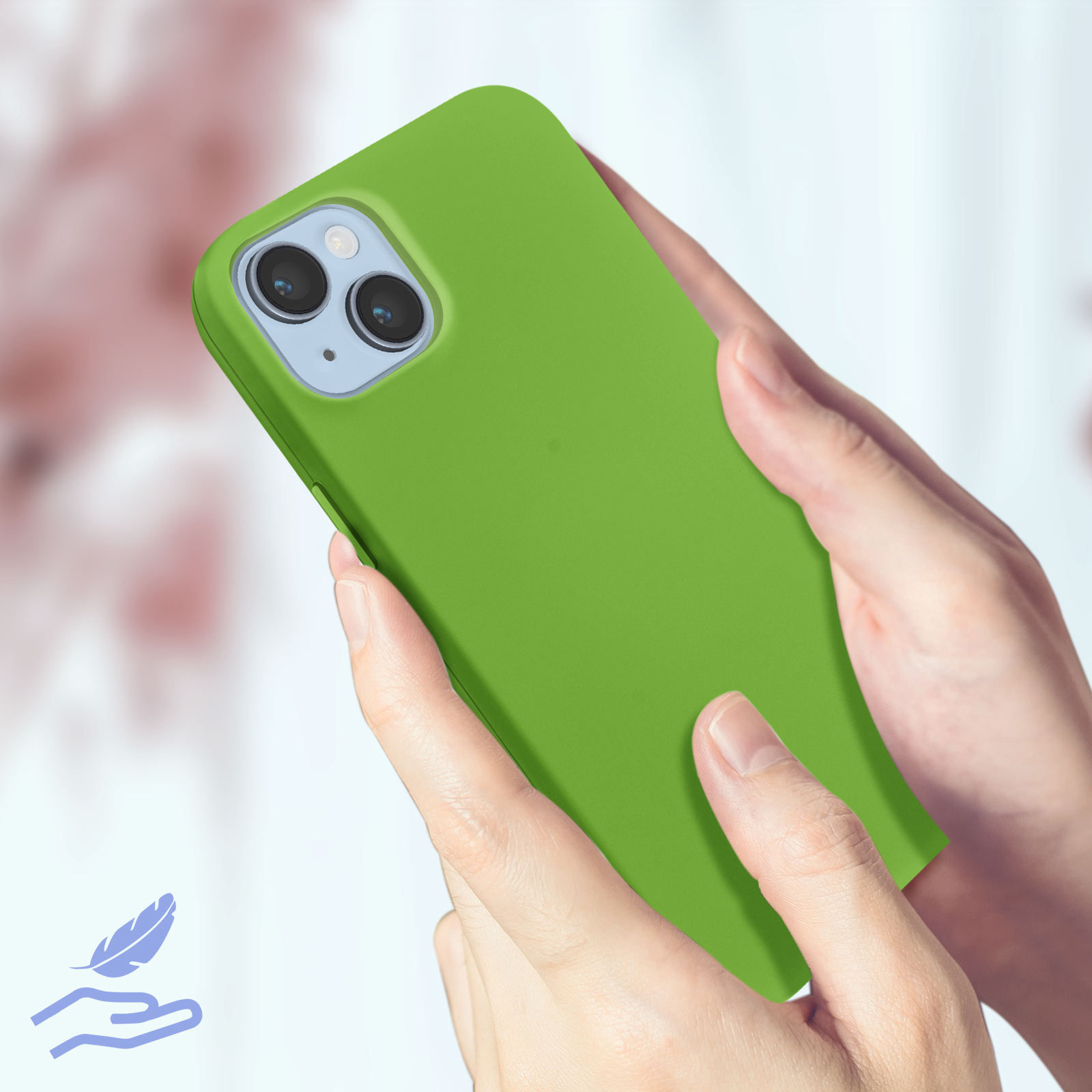 Mani che tengono una custodia verde per telefono. Un'icona a forma di piuma è in basso a sinistra.