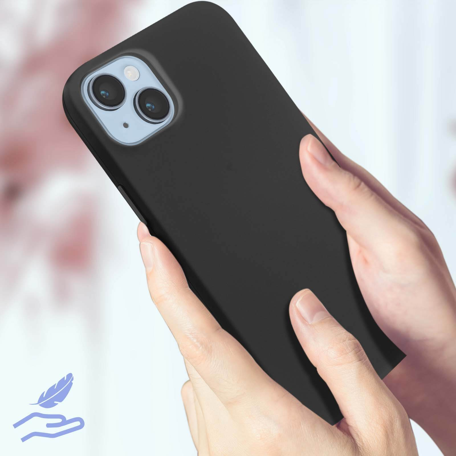 Mains tenant une coque de téléphone noire. Une icône de plume est dans le coin inférieur gauche.