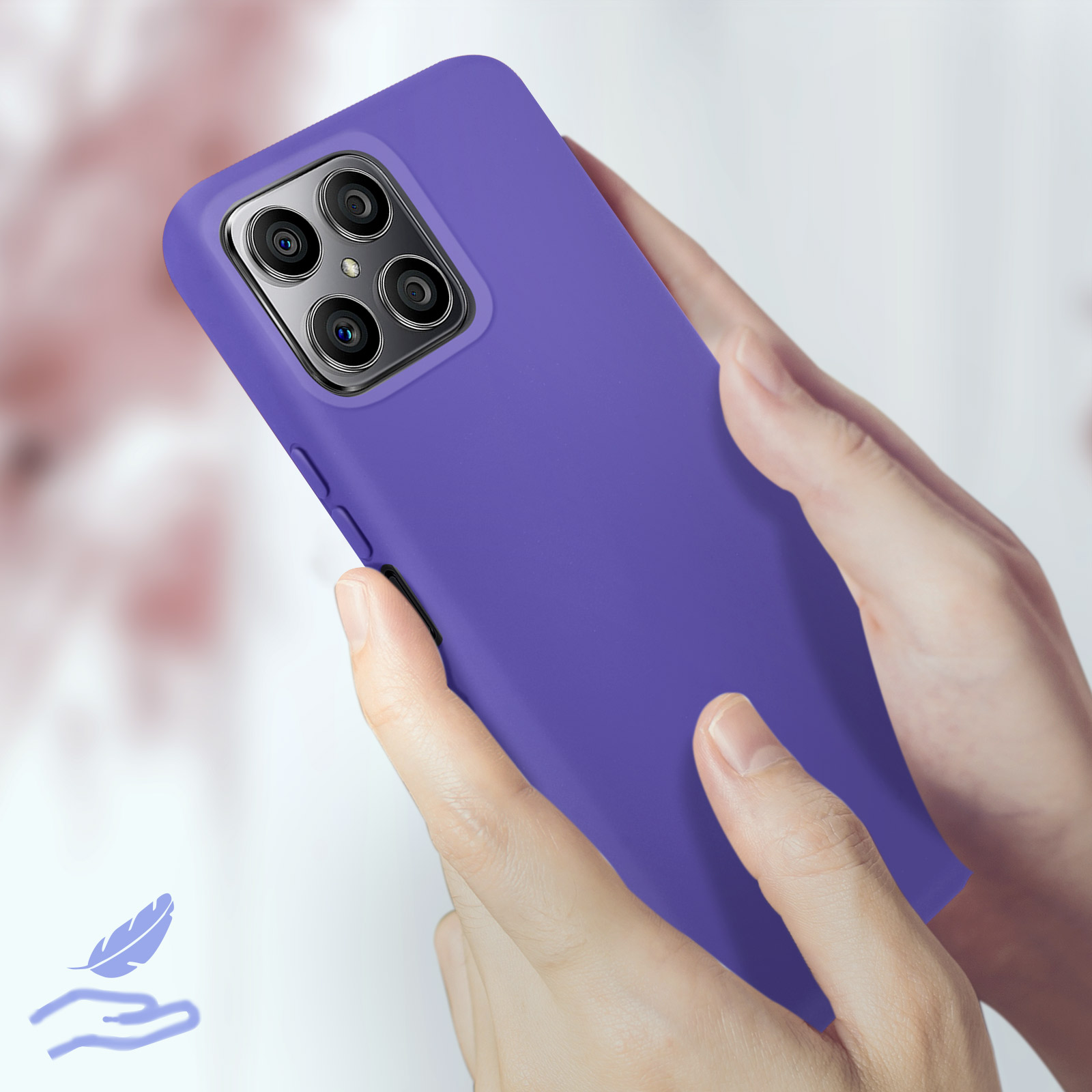 Mani che tengono una custodia viola per telefono su uno sfondo floreale sfocato.