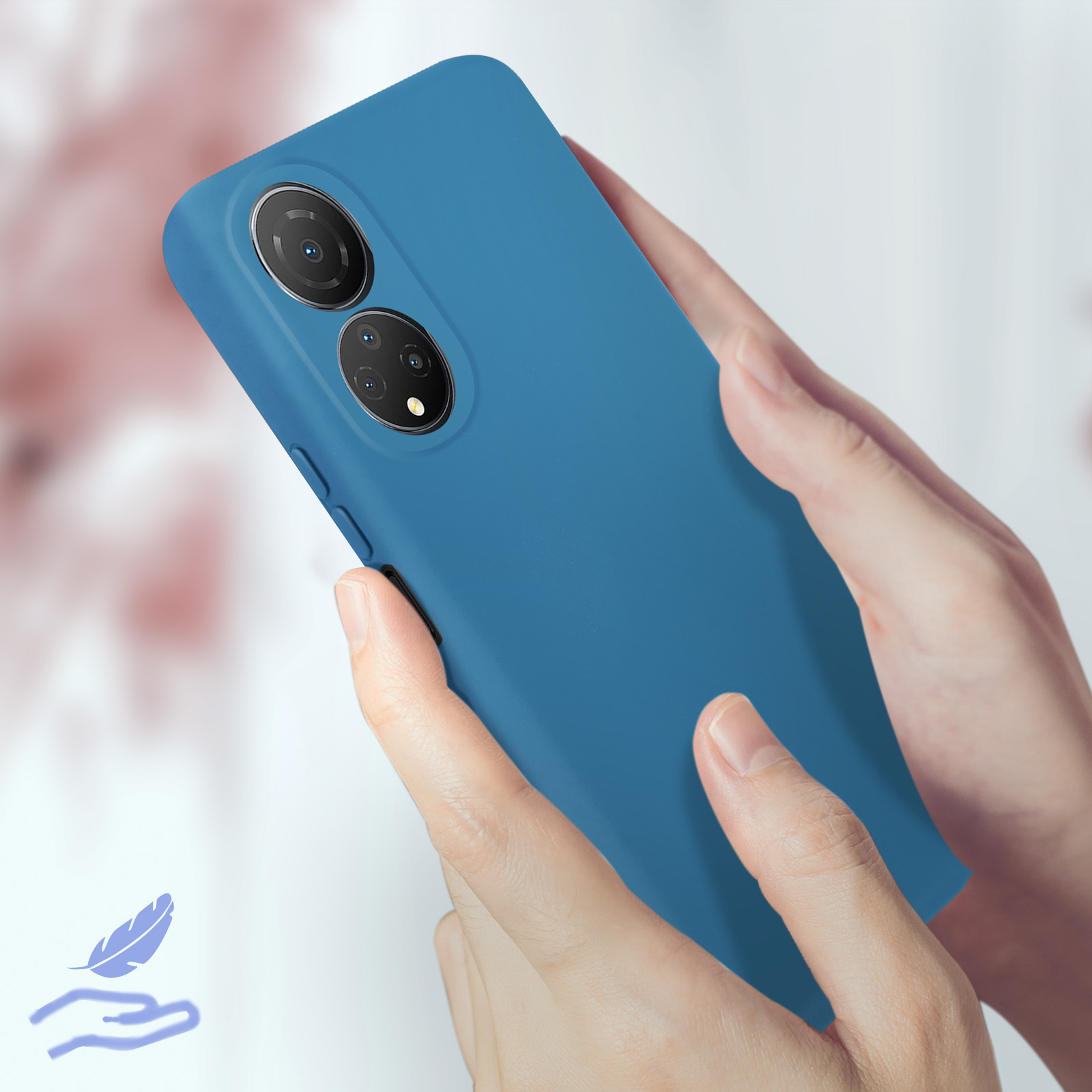 Mani che tengono una custodia blu con lenti della fotocamera. Icona di piuma morbida nell'angolo.