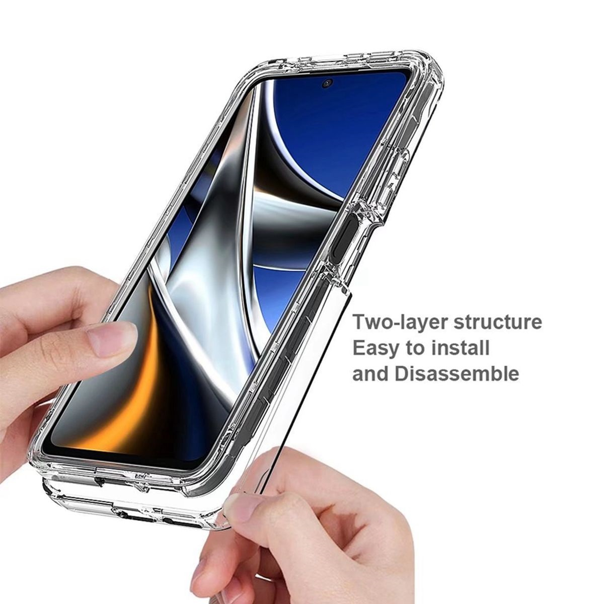 Hände halten eine transparente Handyhülle über einem Telefon und zeigen ihre zweischichtige Struktur.