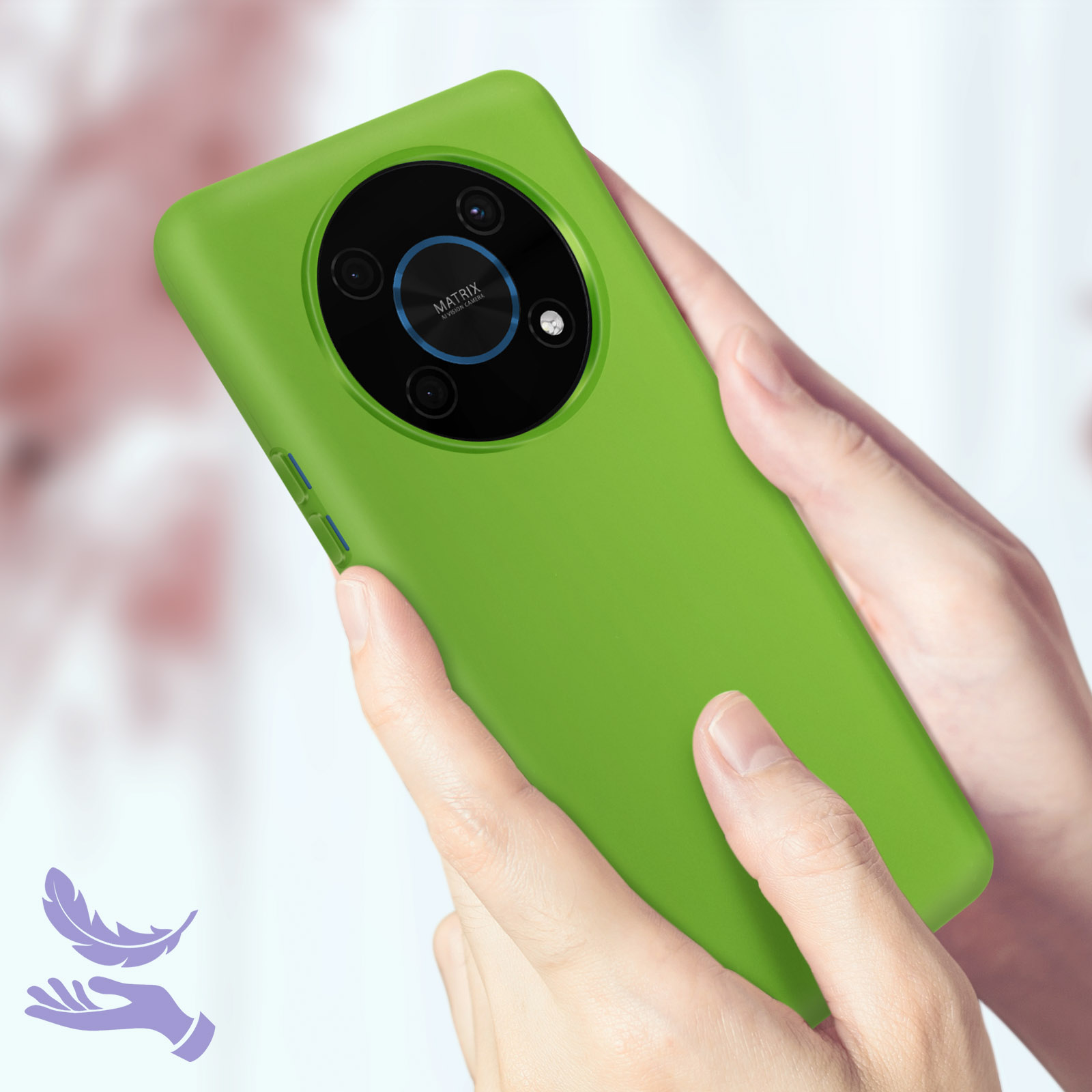 Mano che tiene una custodia per telefono verde. Icona di piuma e mano nell'angolo.