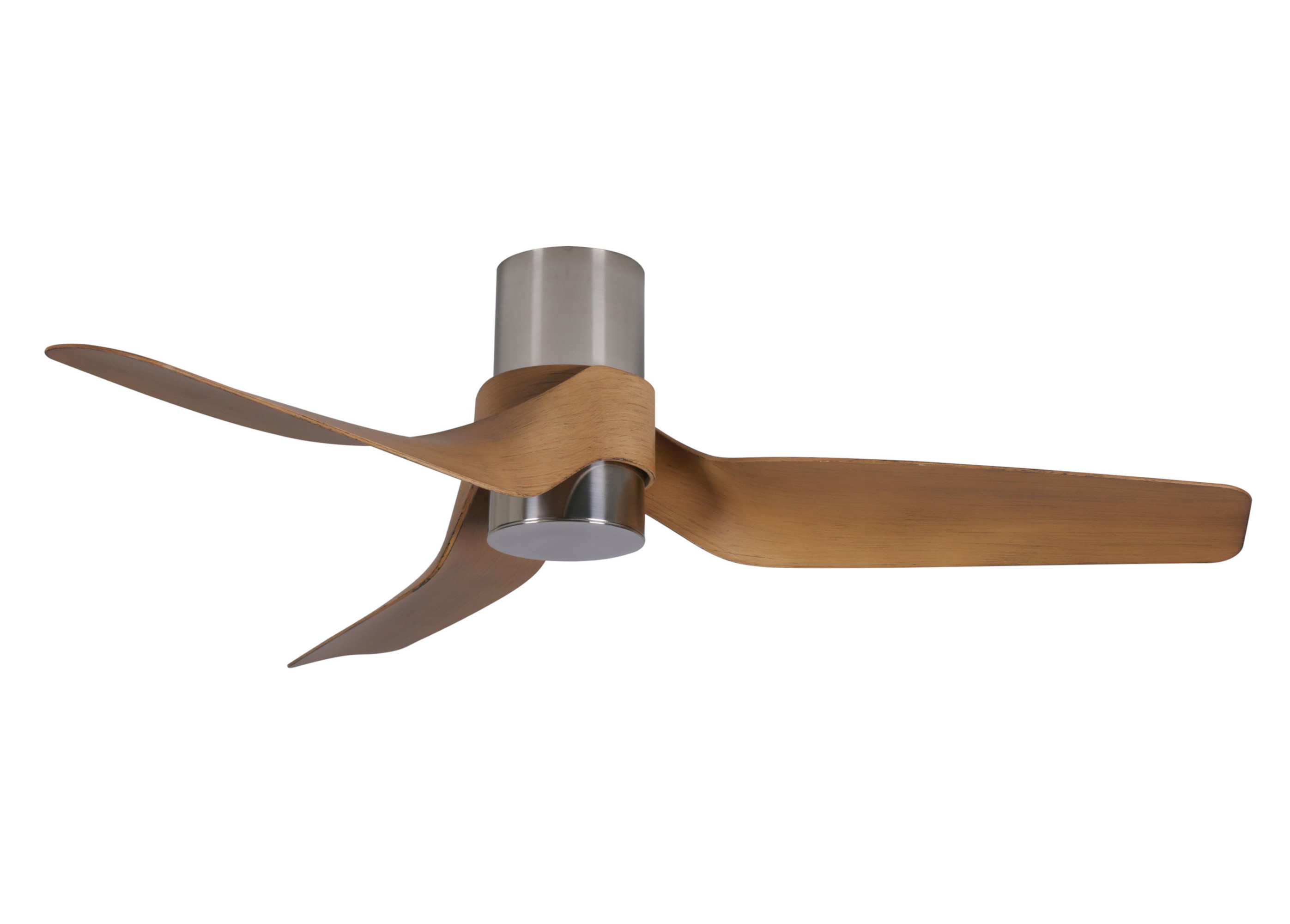 Ein Deckenventilator mit drei Holzblättern und einem silbernen Motorgehäuse.