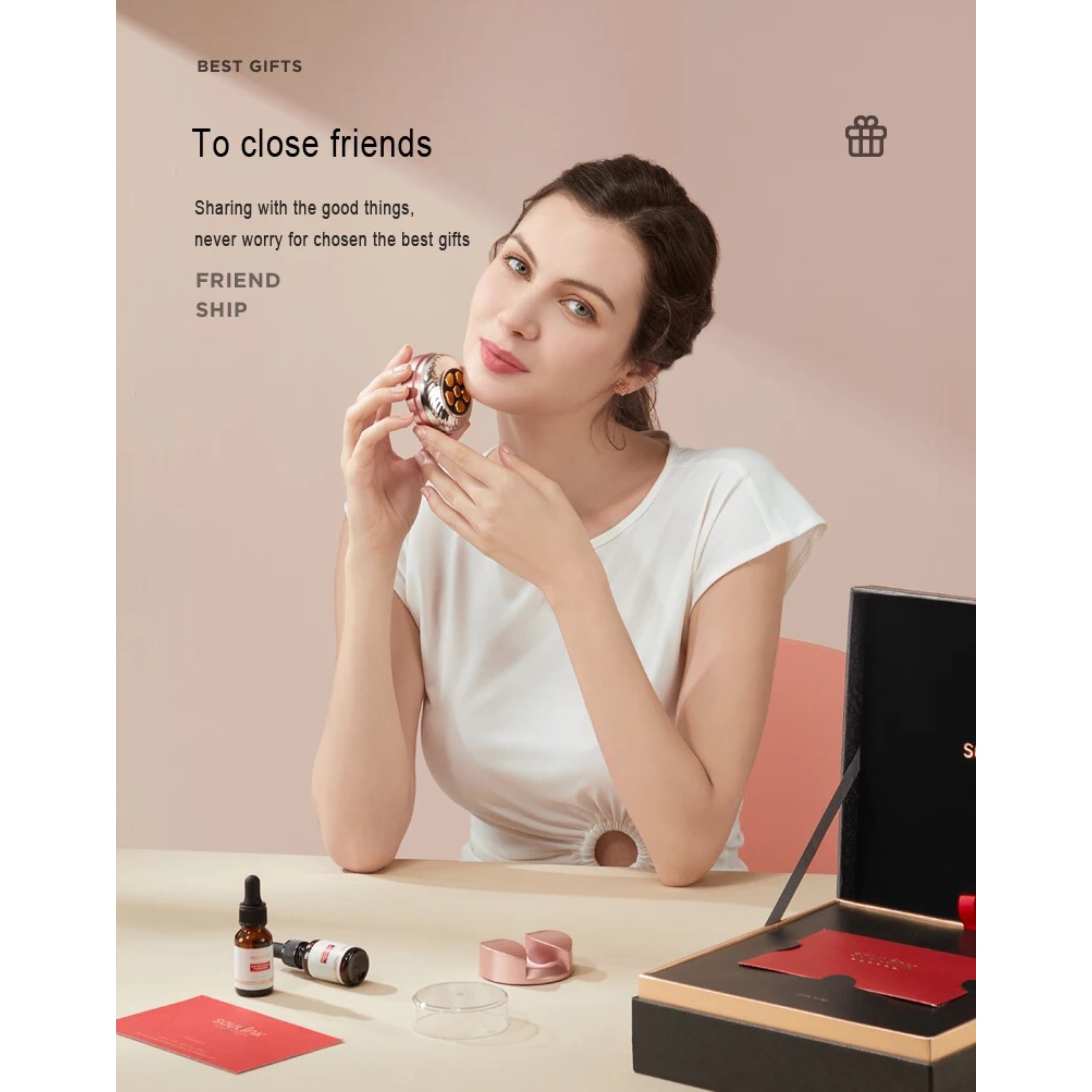 Kobieta trzyma produkt kosmetyczny. Tekst: 'Dla bliskich przyjaciół. Dzielenie się dobrymi rzeczami'.