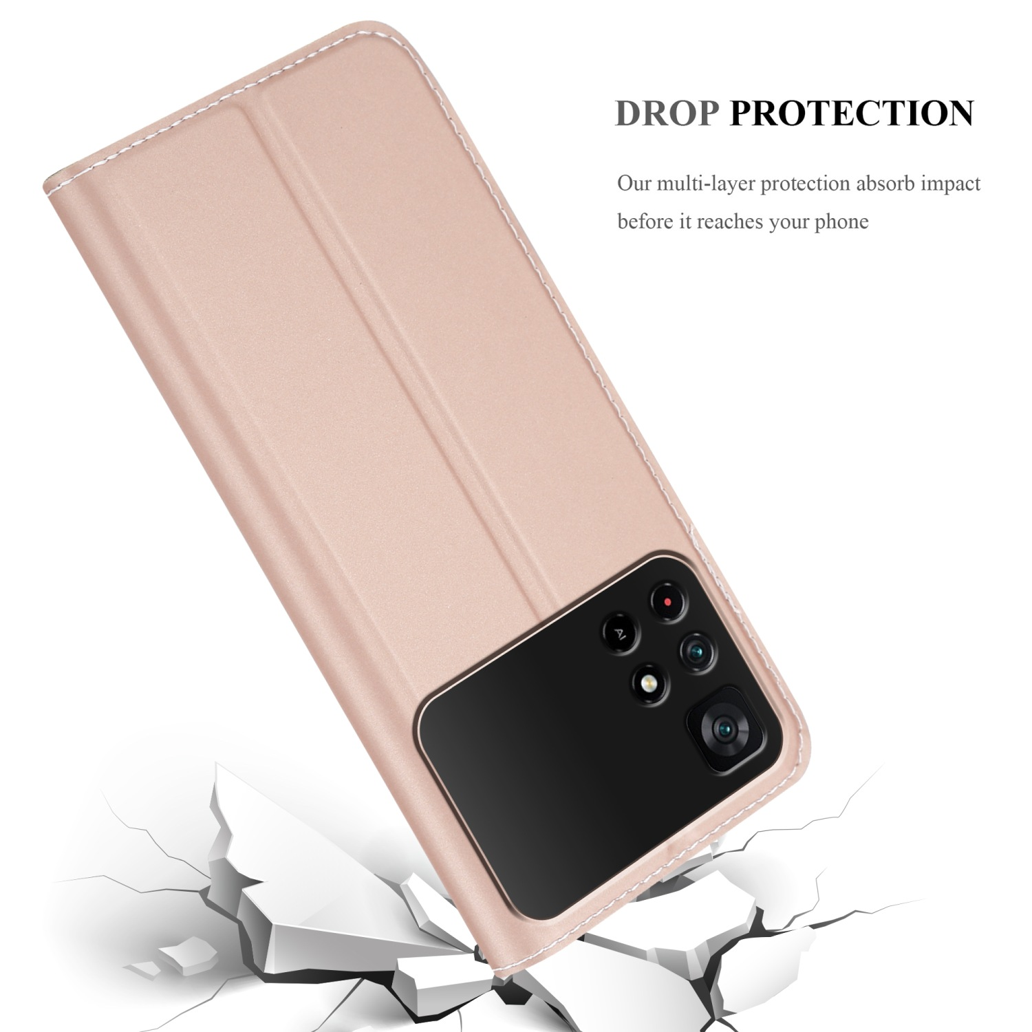 Custodia del telefono aperta, che mostra il telefono. Colore rosa chiaro, cuciture bianche. Effetto suolo crepato in primo piano.