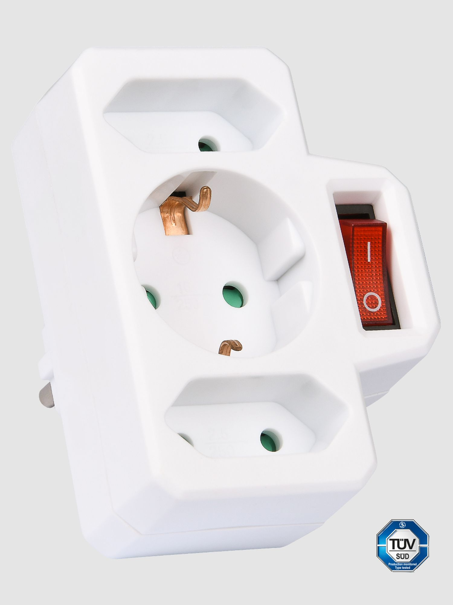 Weißer Mehrfachstecker-Adapter mit rotem Schalter. Grauer Hintergrund.