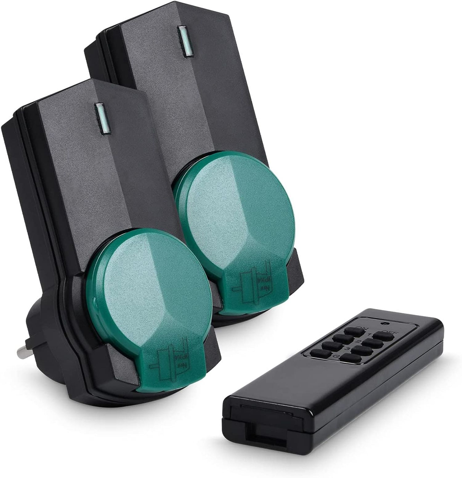 Zwei schwarze Stromstecker mit grünen Knöpfen und Fernbedienung.