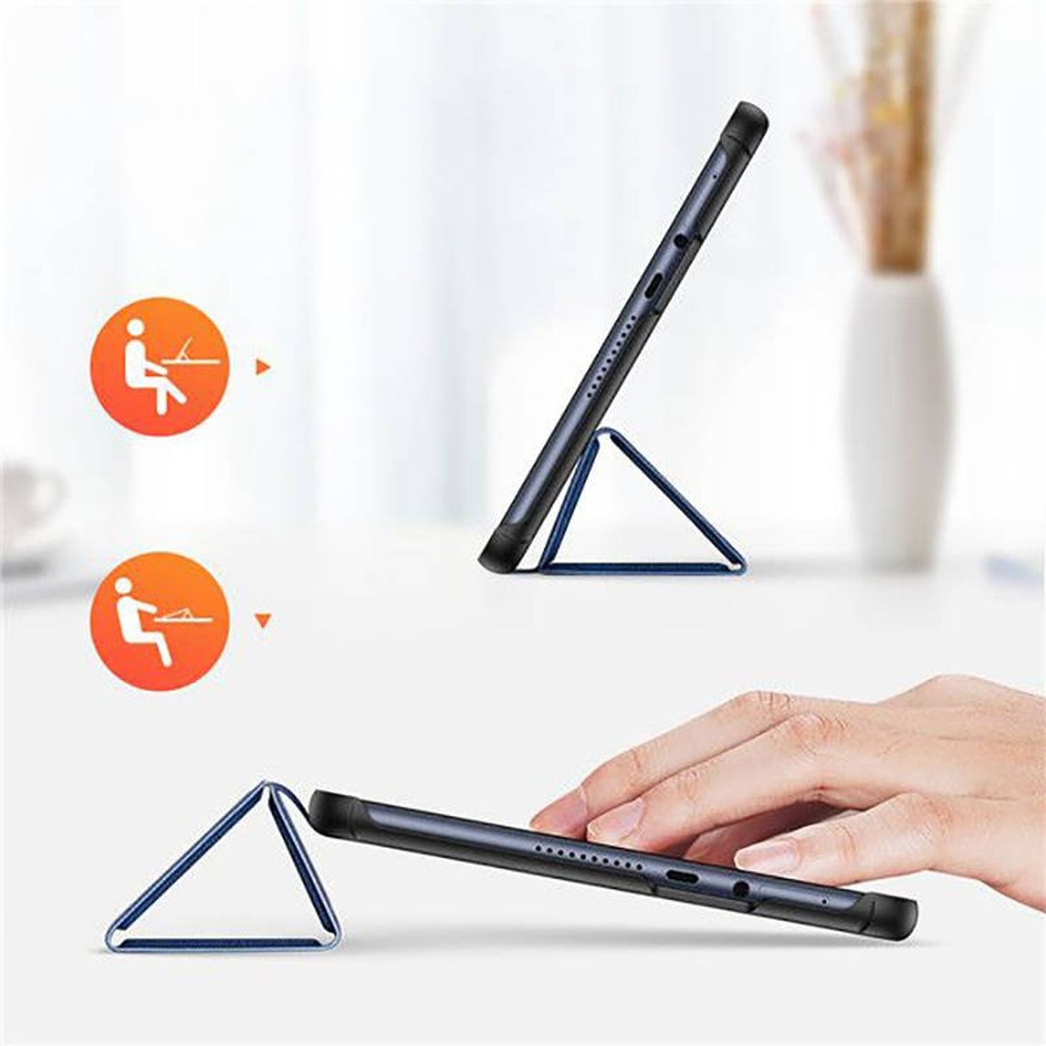 Ein Tablet in einer Hülle, in zwei Positionen: aufrecht stehend und flach liegend mit einem dreieckigen Ständer.