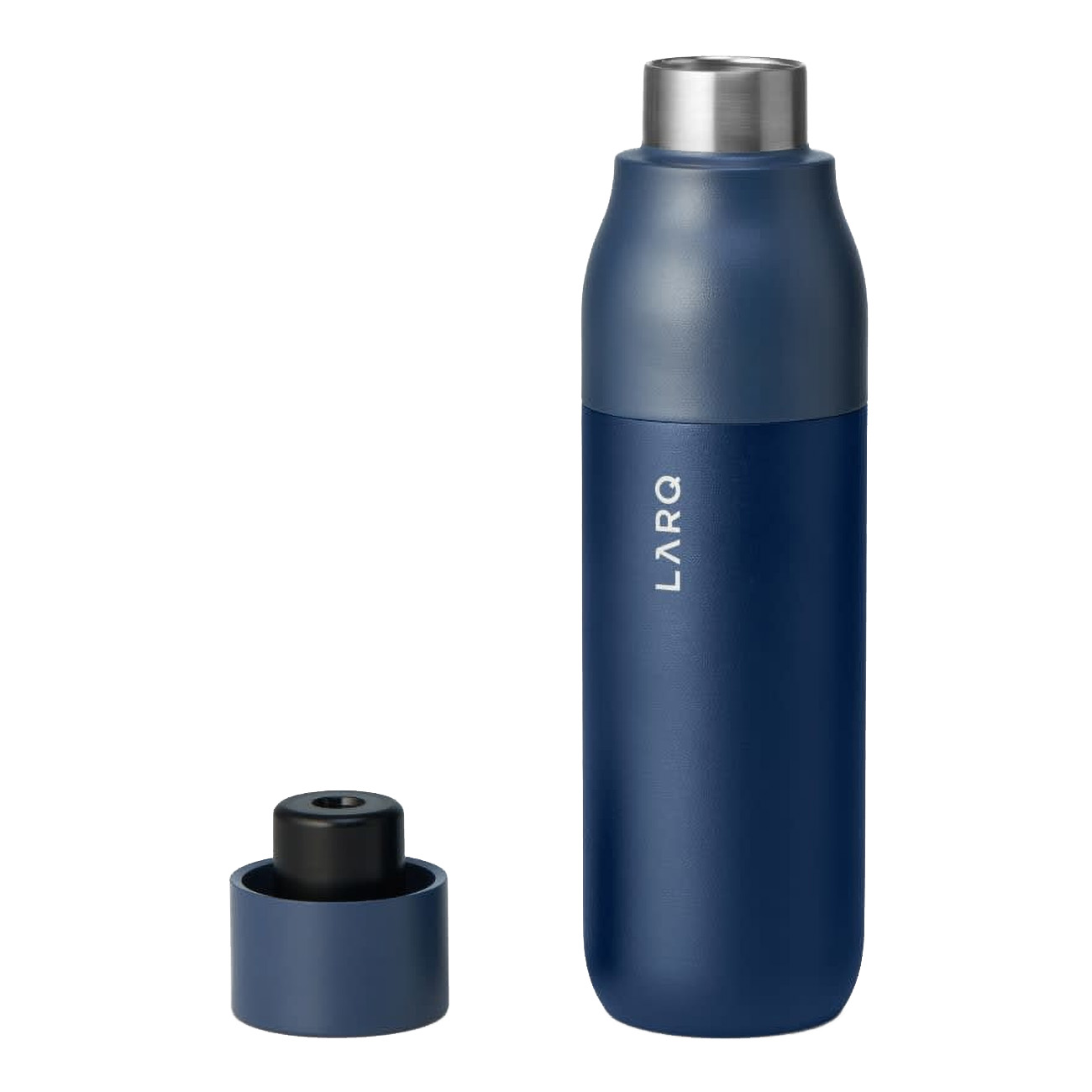 Blaue Wasserflasche mit silbernem Deckel und separatem Deckel darunter.