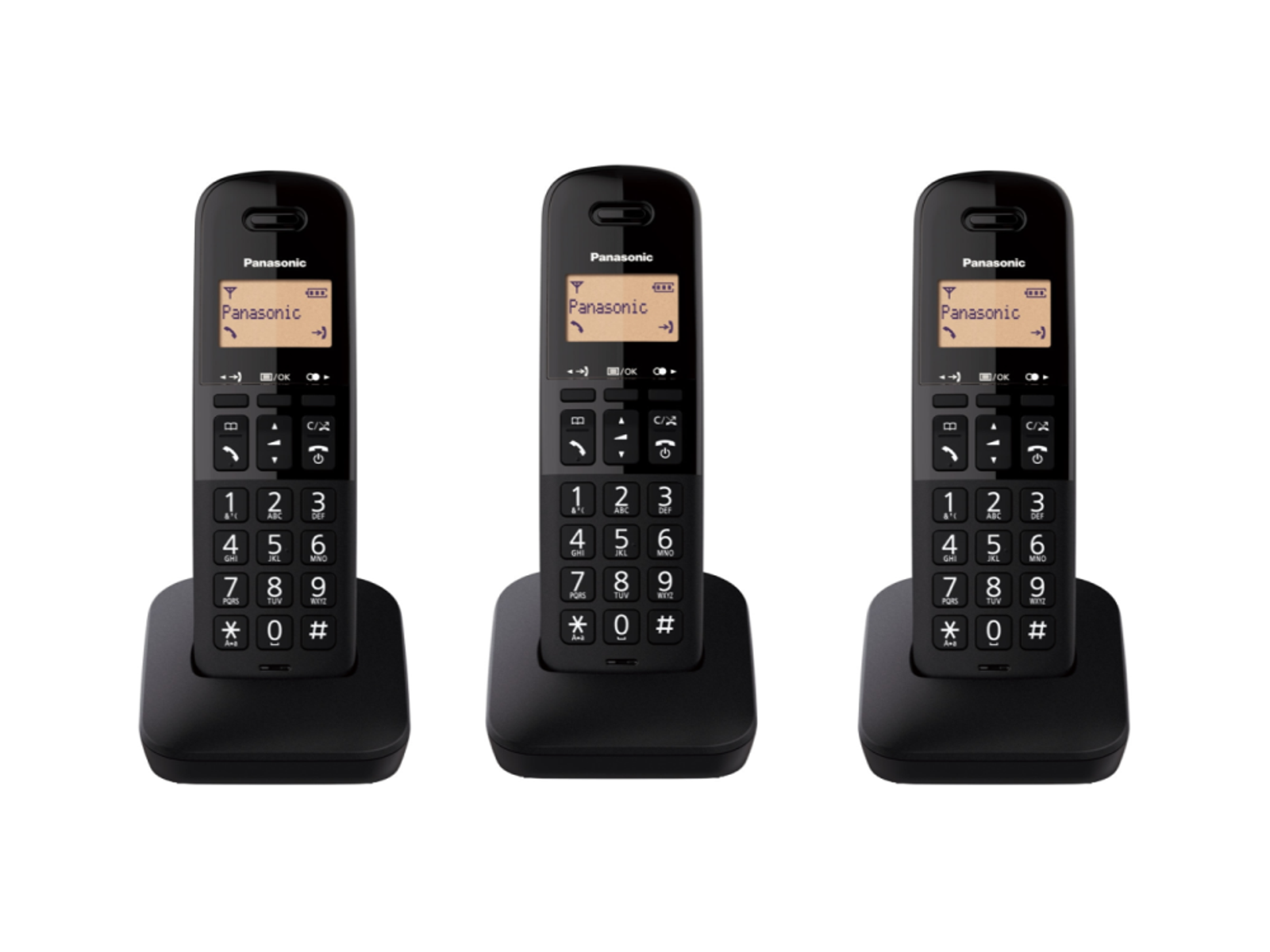 Tre telefoni cordless Panasonic neri sulle loro basi di ricarica, su sfondo bianco.