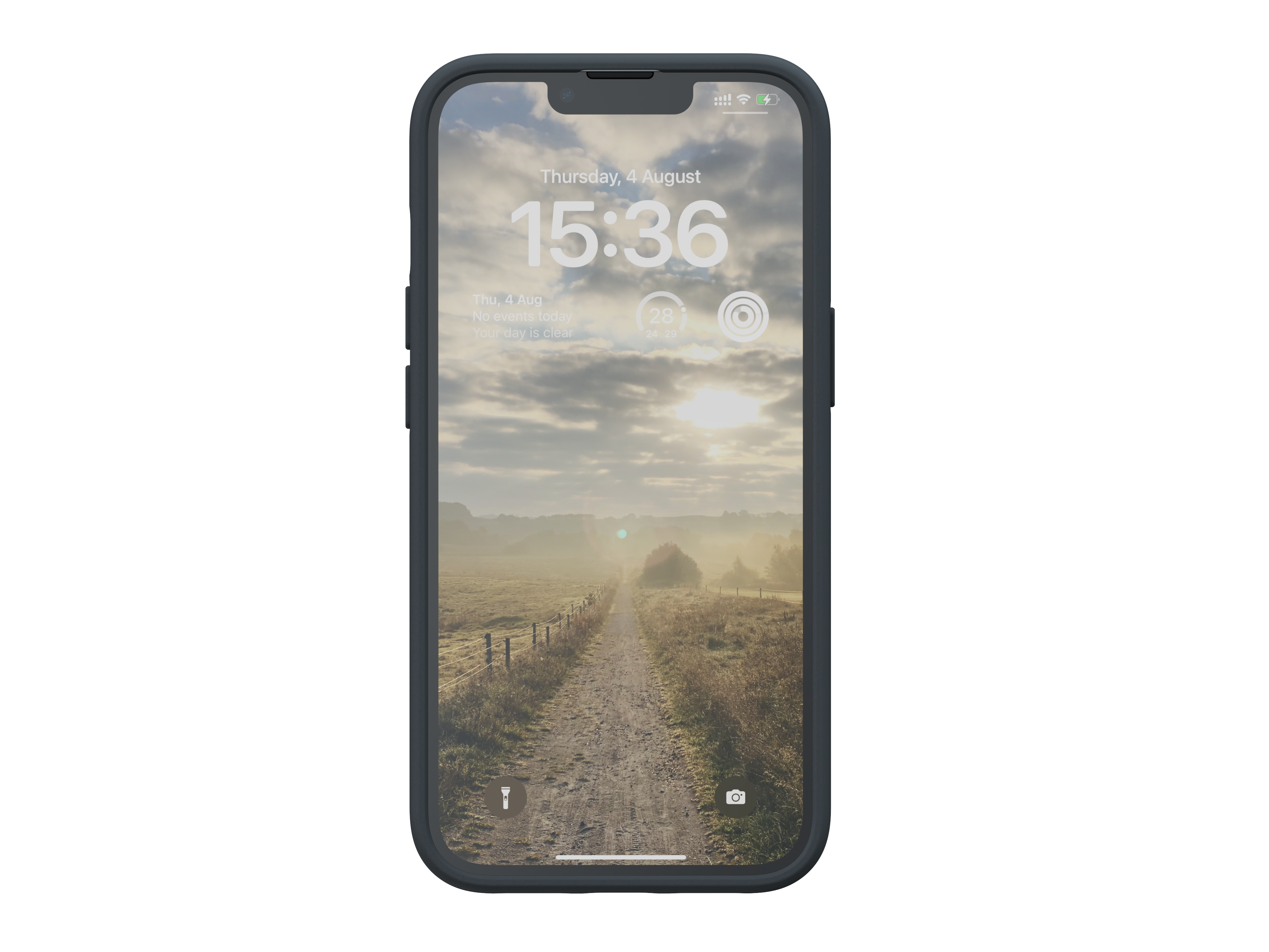 Smartphone mit Schutzhülle, die eine Landschaft mit Pfad, Bäumen und bewölktem Himmel zeigt.