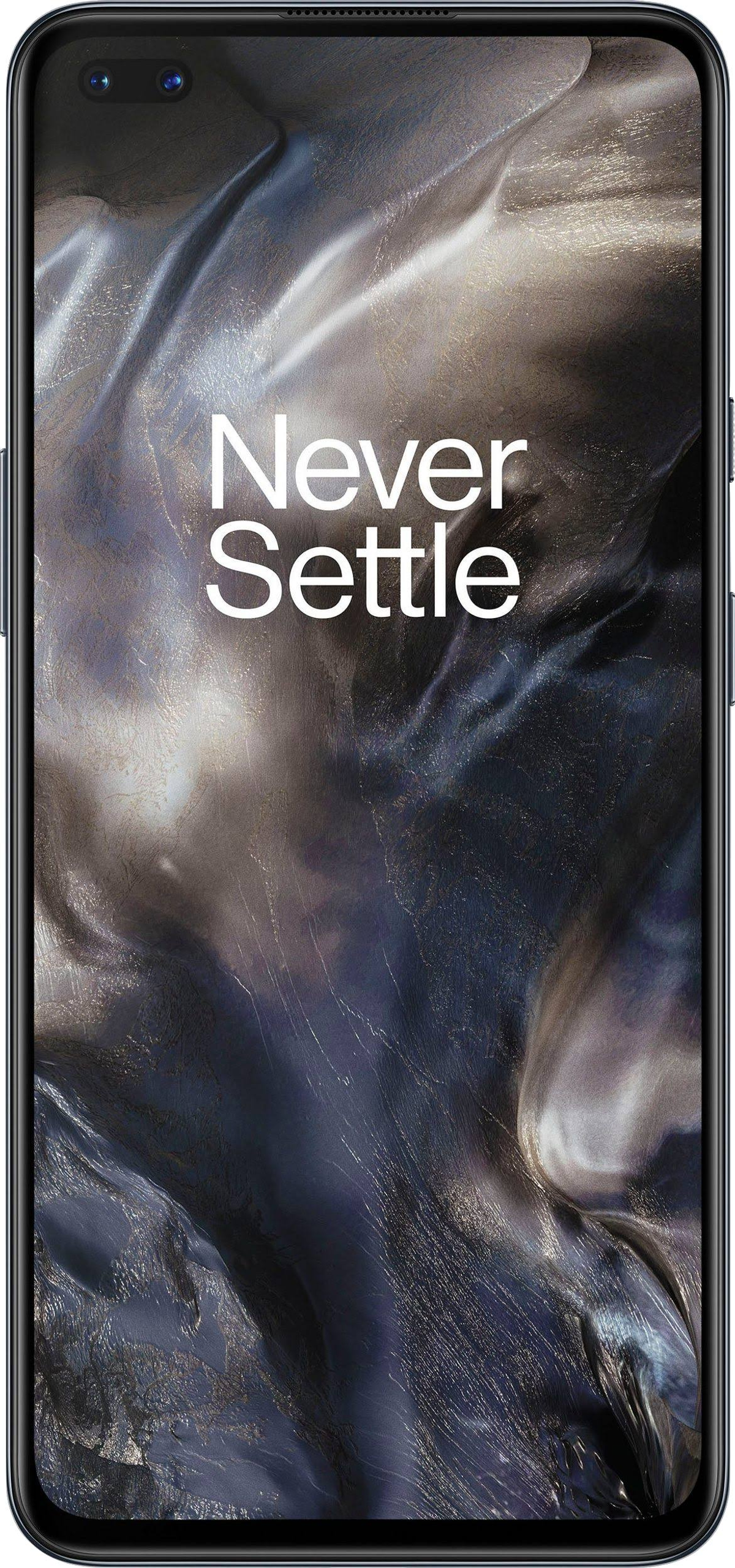 Czarny smartfon z napisem 'Never Settle' na ekranie.
