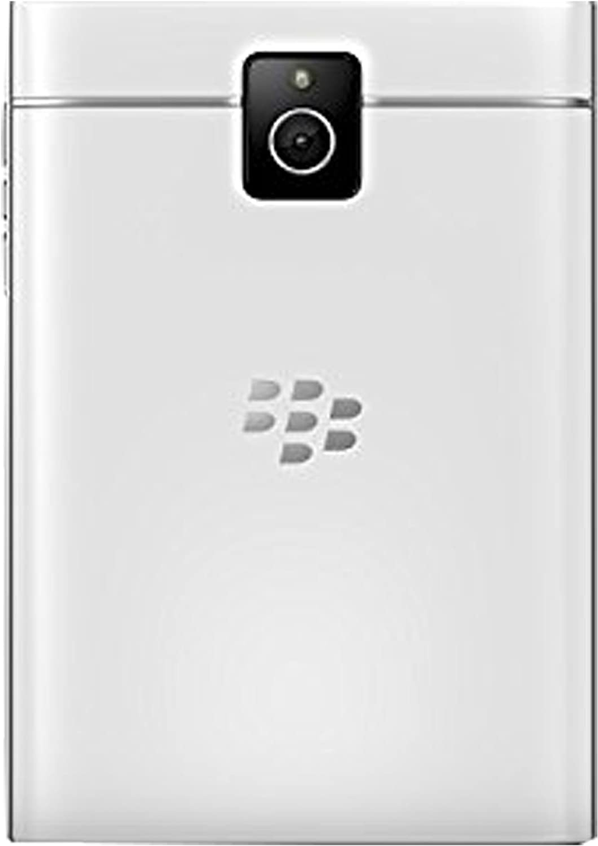 Tył białego telefonu z aparatem i logo Blackberry. Telefon jest wyśrodkowany.