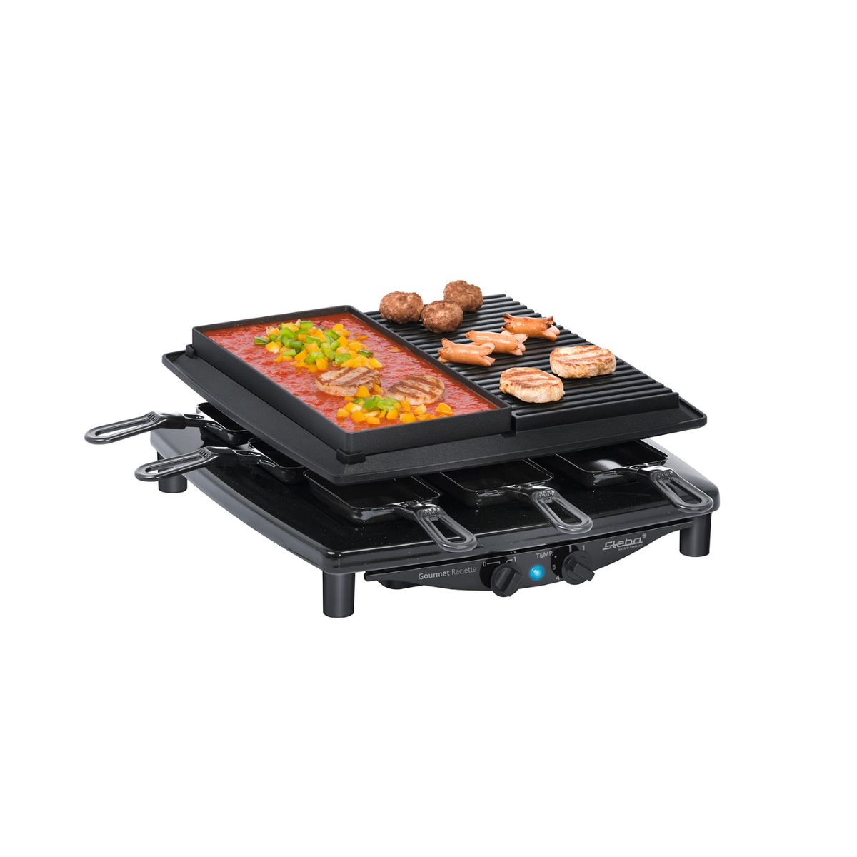 Schwarzer Raclette-Grill mit Essen. Enthält Würstchen, Fleisch und Gemüse.
