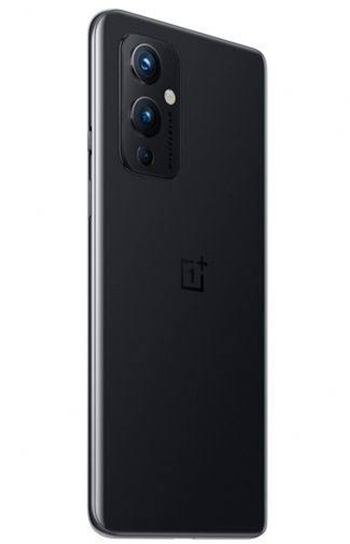 Een zwarte smartphone met een drievoudige camera aan de achterkant.