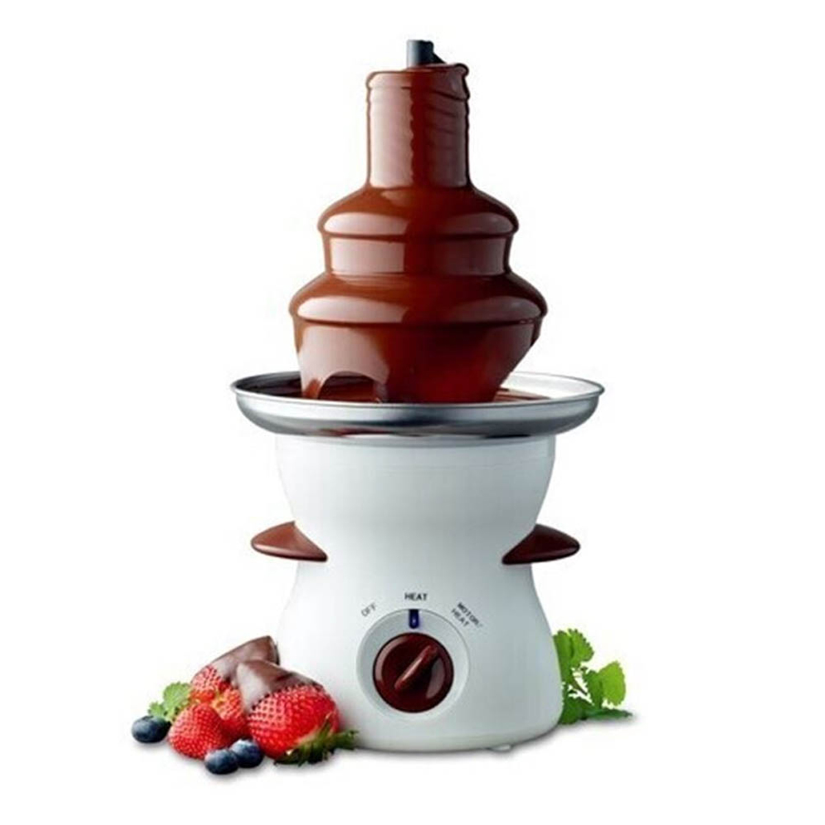 Fuente de chocolate con fresas y arándanos. La base es blanca con un dial marrón.