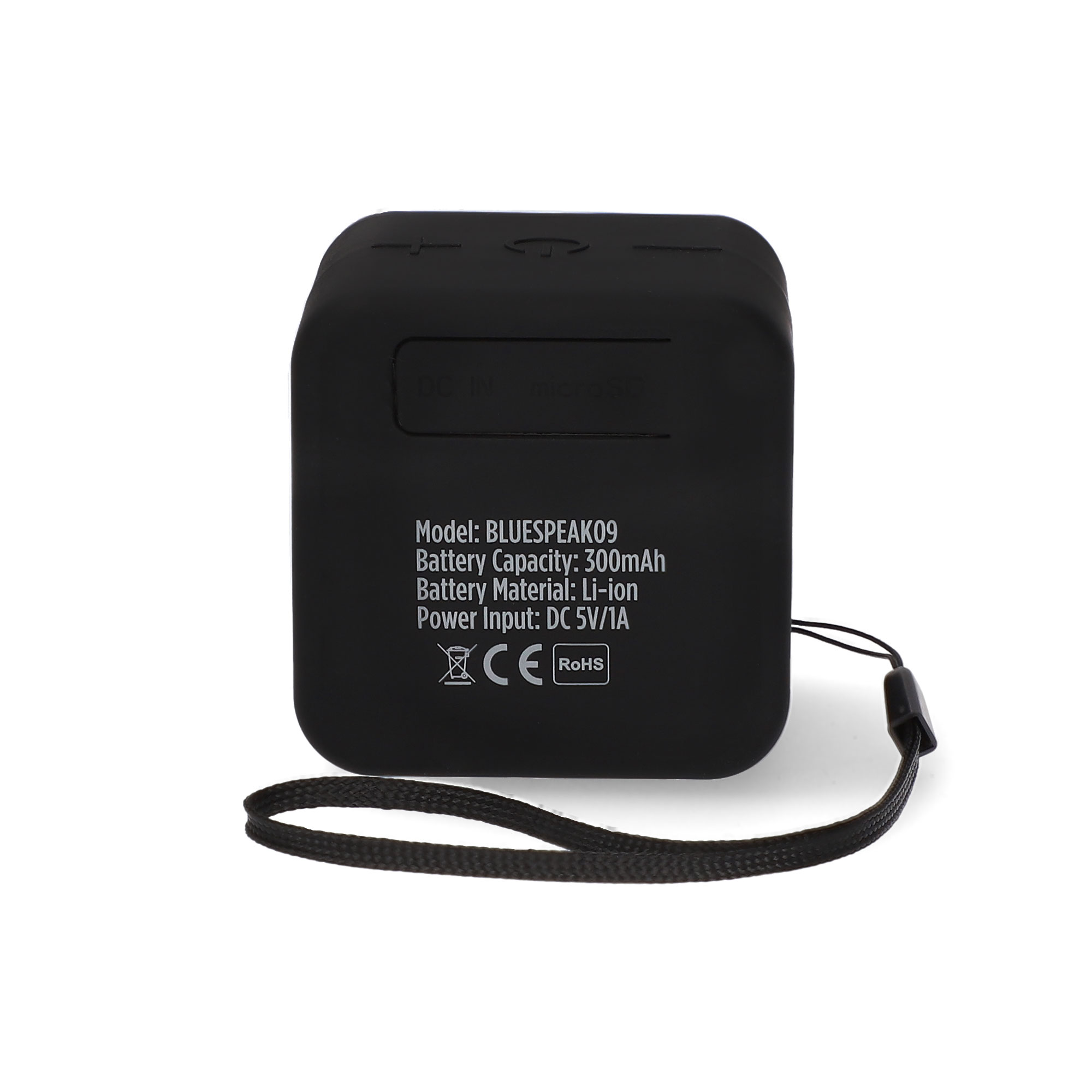 Czarny głośnik z tekstem na spodzie, na białym tle.