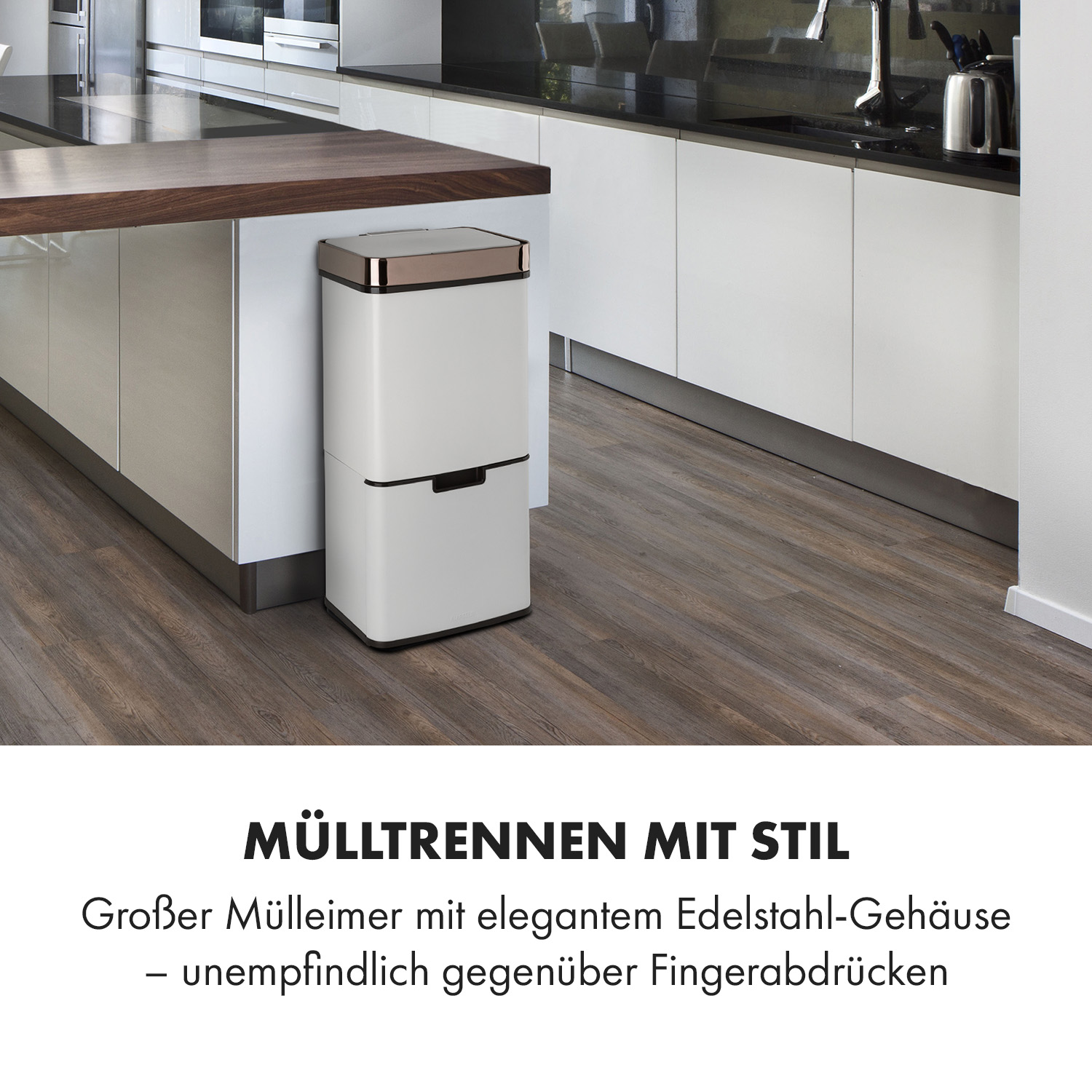 Ein weißer und silberner Abfalleimer mit deutschem Text. Er steht auf einem Holzboden.