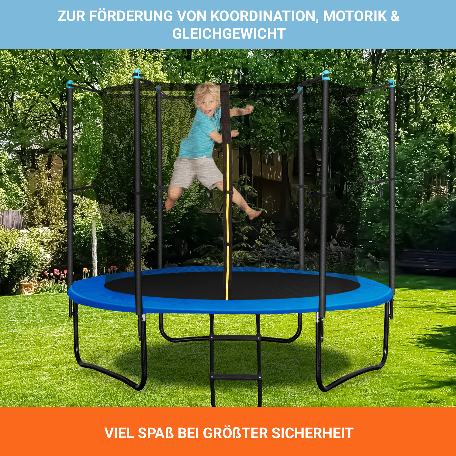 Ein Kind springt auf einem Trampolin. Das Trampolin ist blau und hat ein schwarzes Netz. Grüne Bäume sind im Hintergrund.