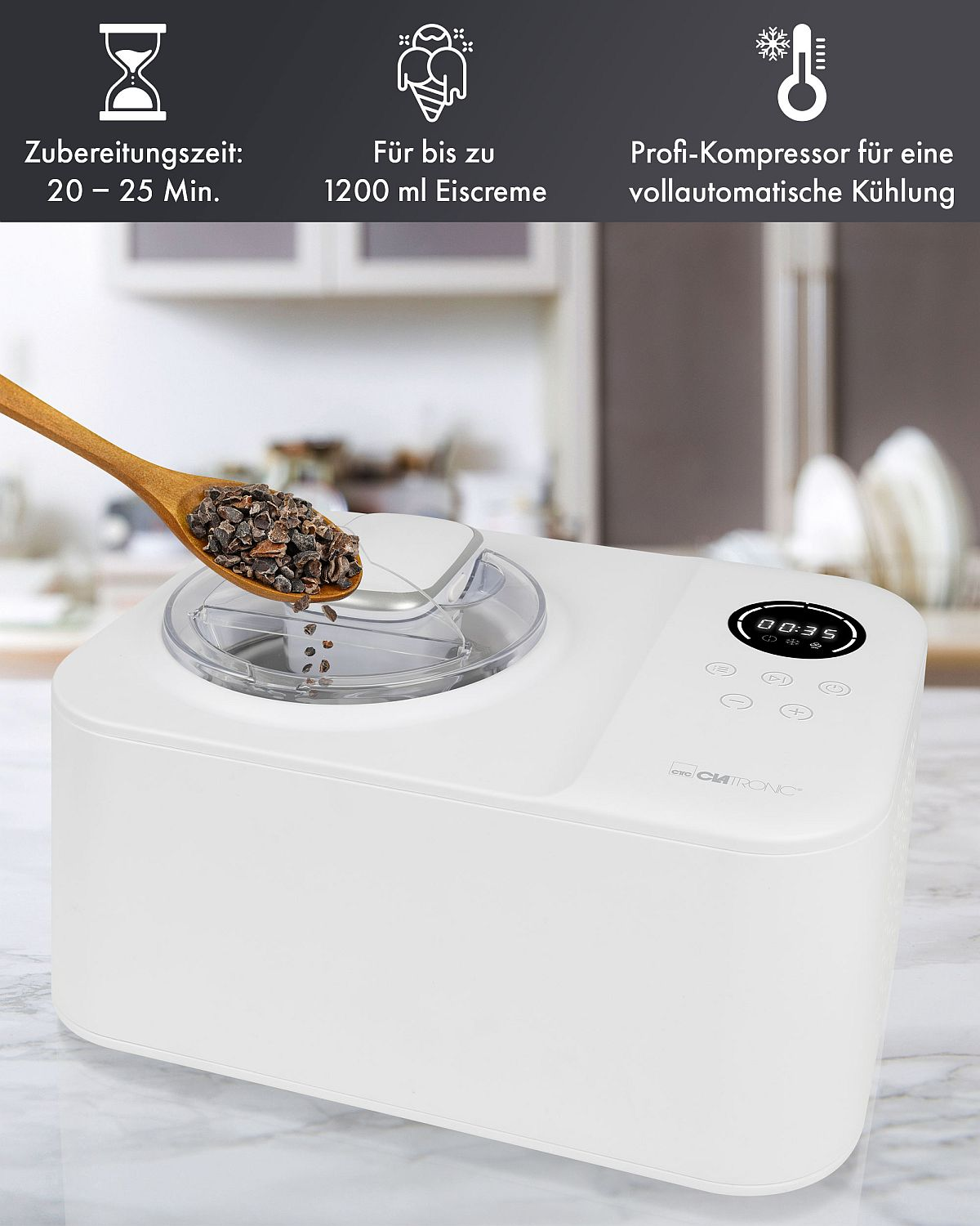 Biała maszyna do lodów z drewnianą łyżką z ziarnami kakao, pokazująca czas i kontrolki.
