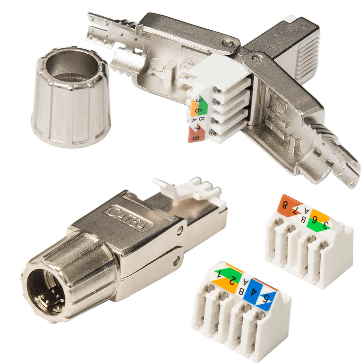 Mehrere silberne CAT6A RJ45-Anschlüsse in verschiedenen Konfigurationen mit farbigen Verdrahtungsführungen.