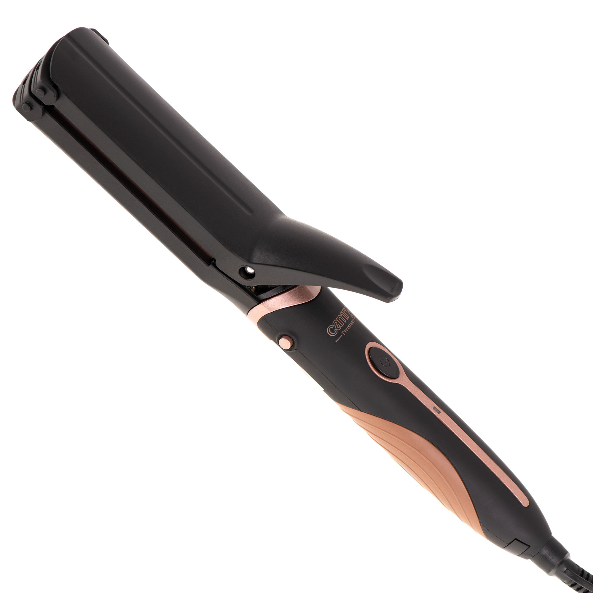 Rizador de pelo negro con detalles en oro rosa. Cable de alimentación negro. Aislado sobre fondo blanco.