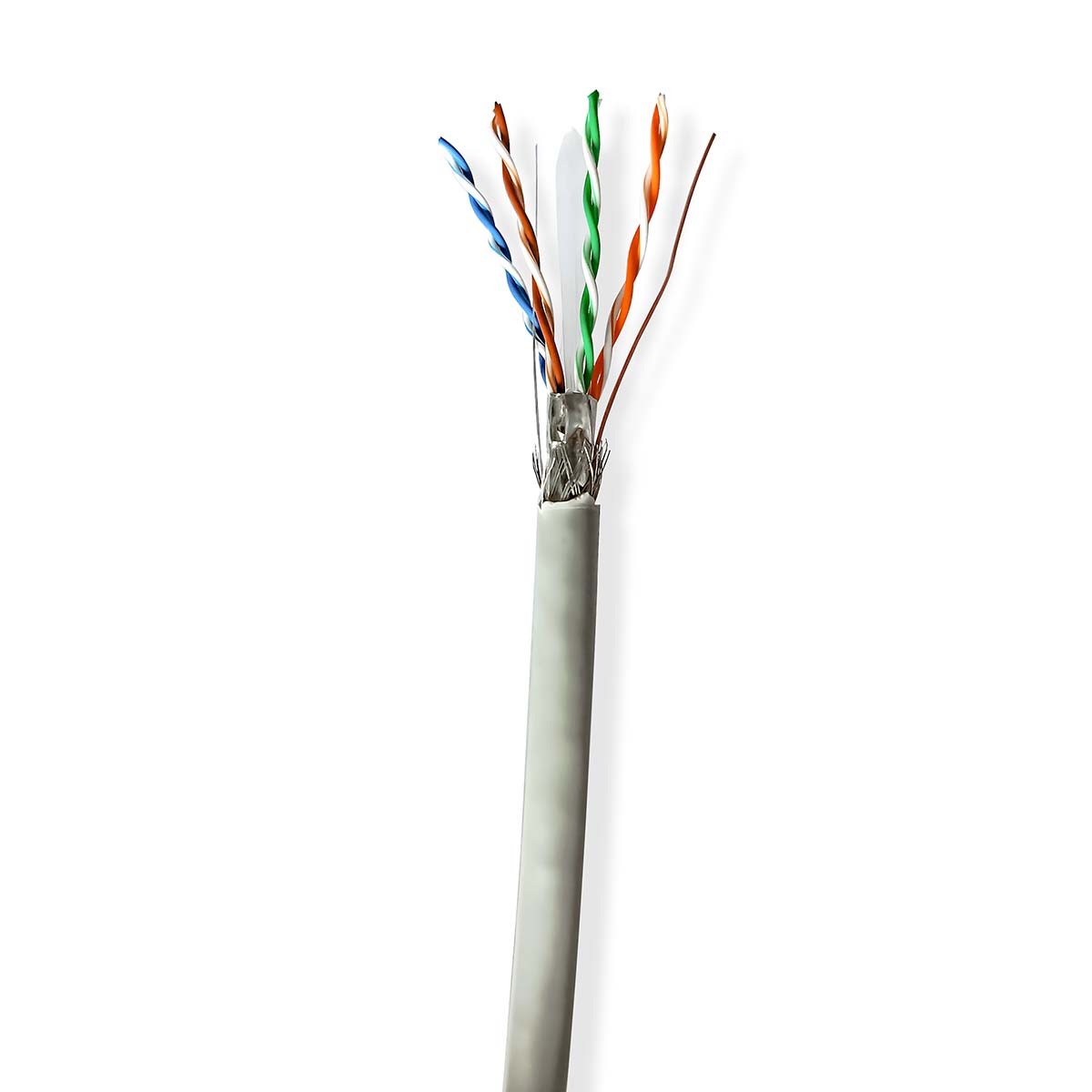 Cat 6 Kabel mit verdrillten farbigen Drähten und grauem Außenmantel, auf Weiß.