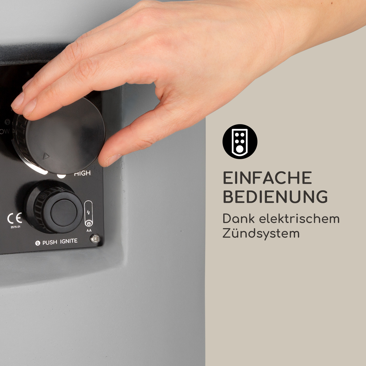 Eine Hand dreht einen Knopf an einem schwarzen Bedienfeld. Text lautet 'Einfache Bedienung'.