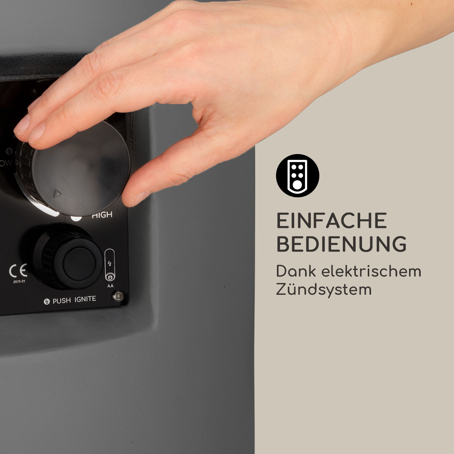 Hand dreht einen schwarzen Knopf an einem dunkelgrauen Gerät mit Text 'Einfache Bedienung'.