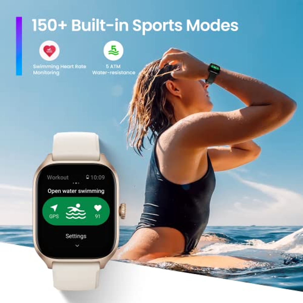 Schwimmerin mit Smartwatch. Die Uhr zeigt Daten zum Schwimmen im offenen Wasser und die Herzfrequenz.