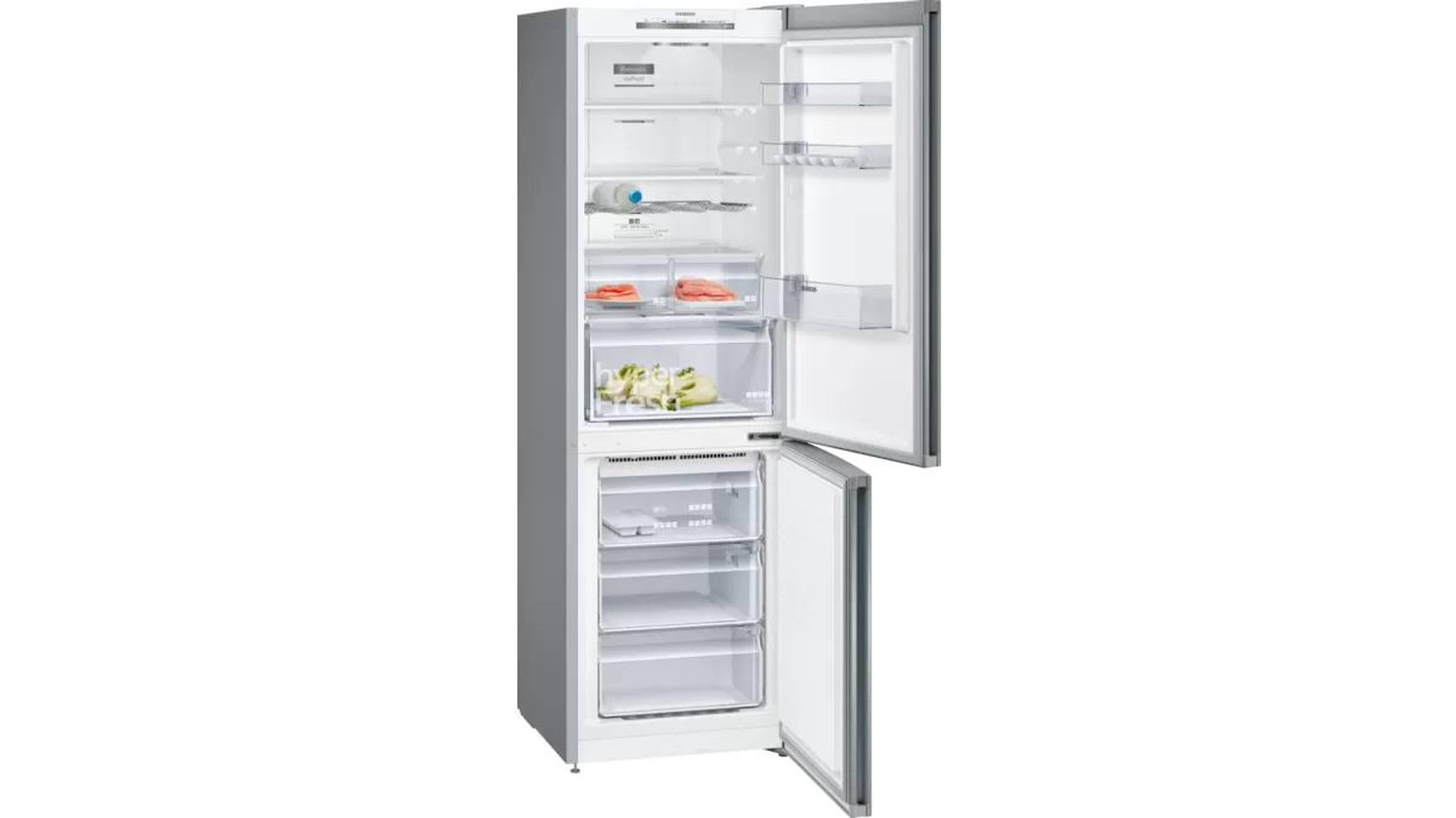 Un refrigerador abierto que muestra estantes con comida. El refrigerador es plateado y tiene un congelador abajo.