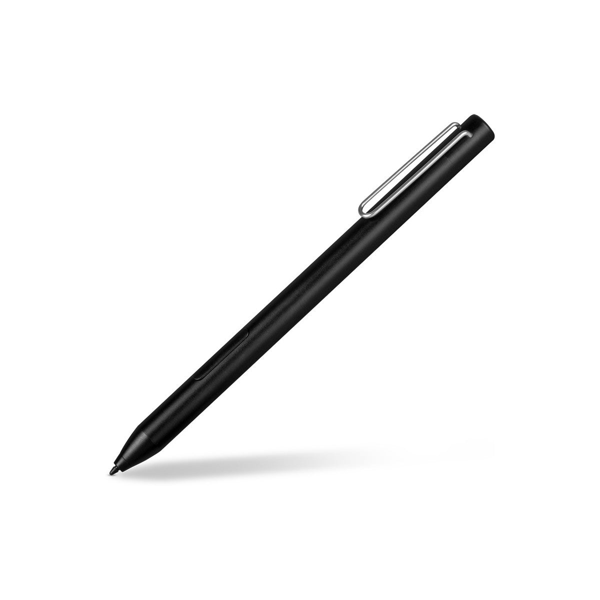 Penna stilo nera con clip argentata. Vista angolata, sfondo bianco. Ombra presente.