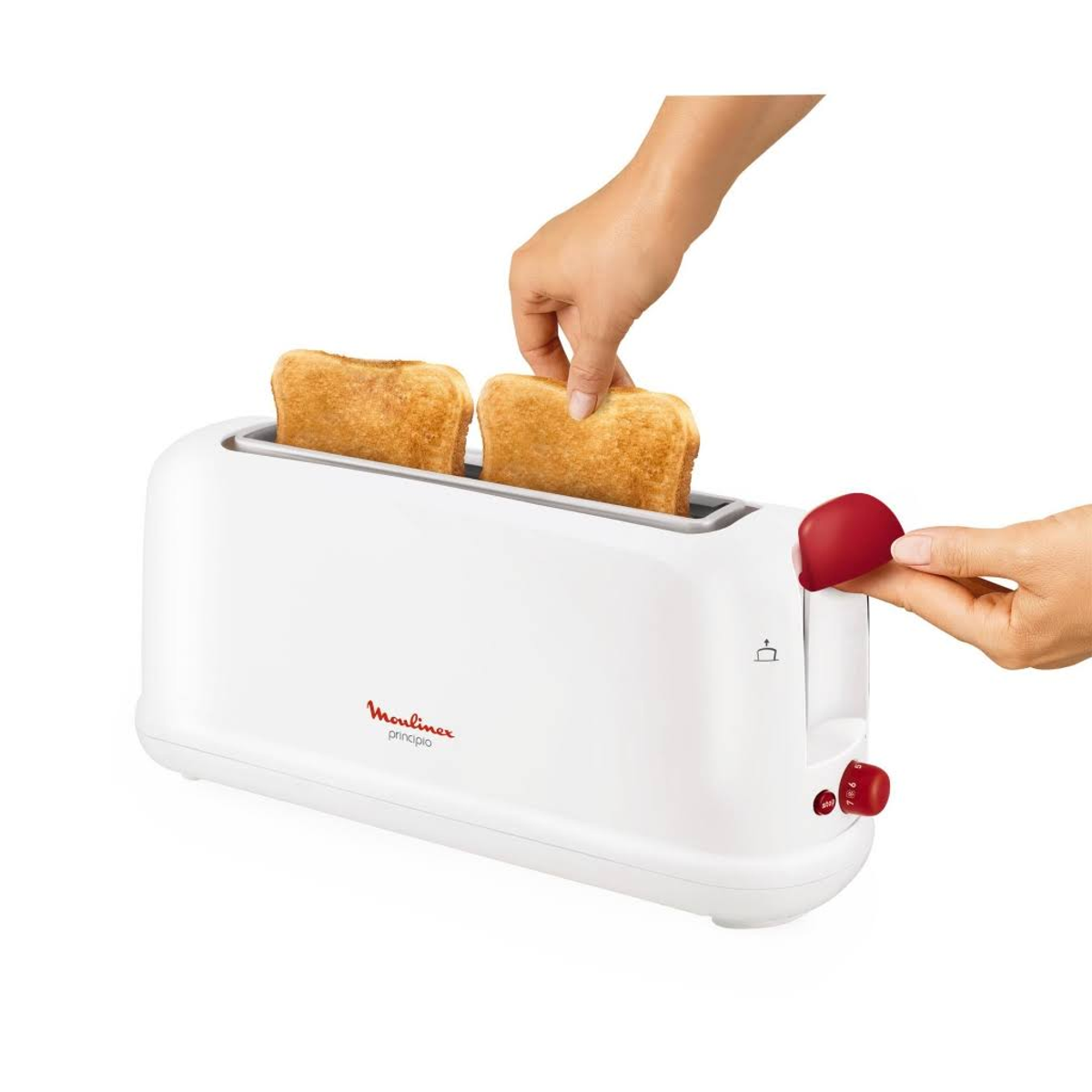 Ręce wkładające chleb do białego tostera Moulinex, czerwona dźwignia z boku.