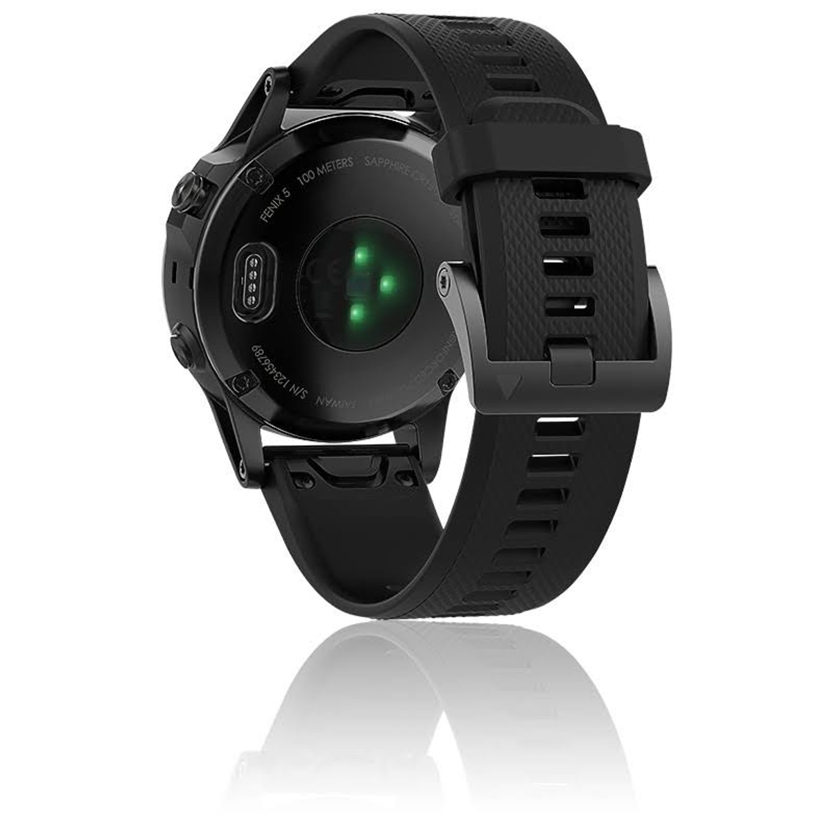 Schwarze Garmin-Uhr. Die Rückseite zeigt Sensoren. Schwarzes Armband mit Schnalle. Die Uhr spiegelt sich.