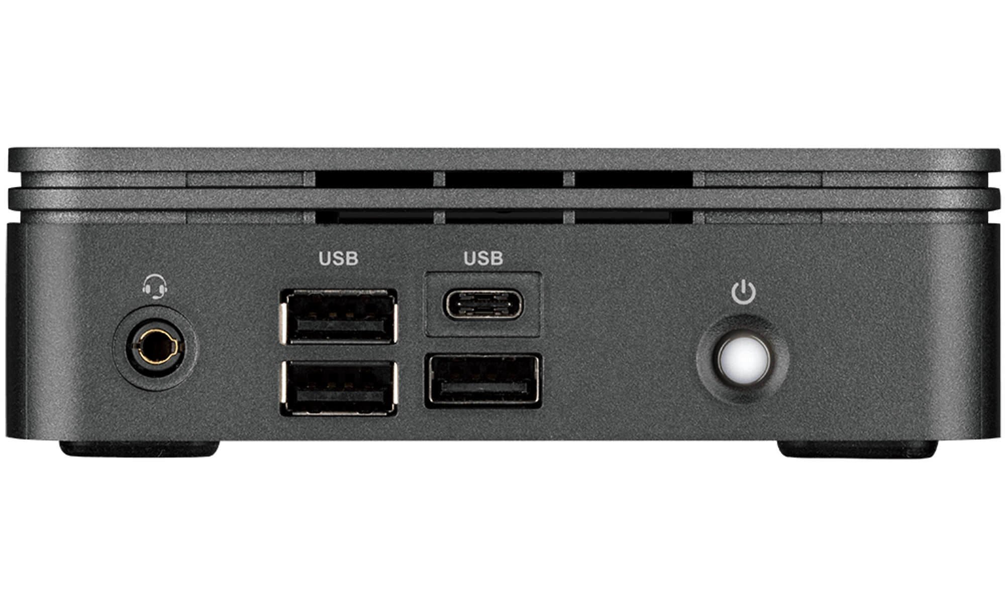 Schwarzer Mini-PC. Er hat USB-Anschlüsse, einen Kopfhöreranschluss und einen Power-Knopf auf der Vorderseite.