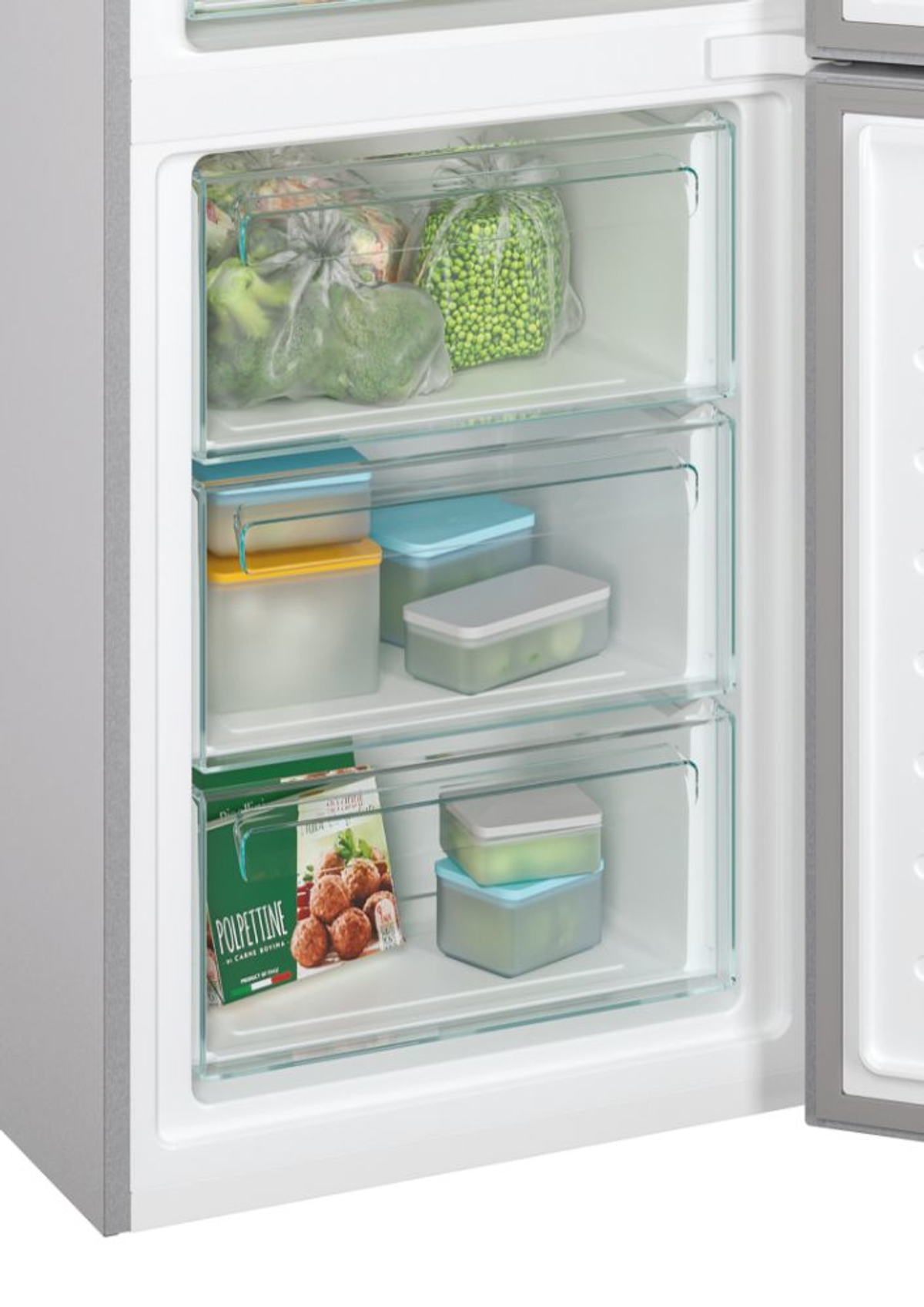 Interno del frigorifero con tre cassetti pieni di generi alimentari come verdure e contenitori.
