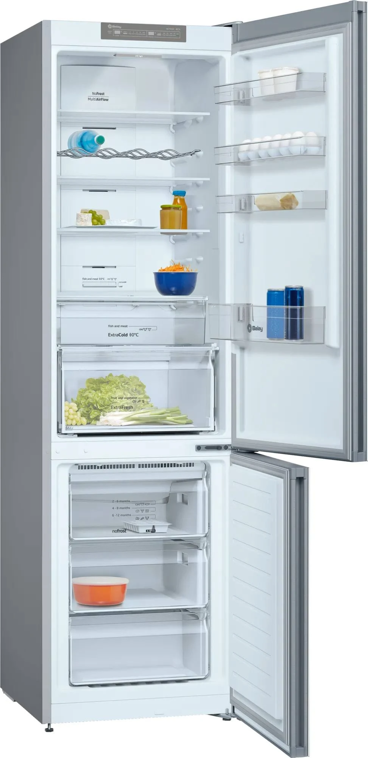 Un refrigerador con la puerta abierta, mostrando estantes y contenidos como frutas y verduras.