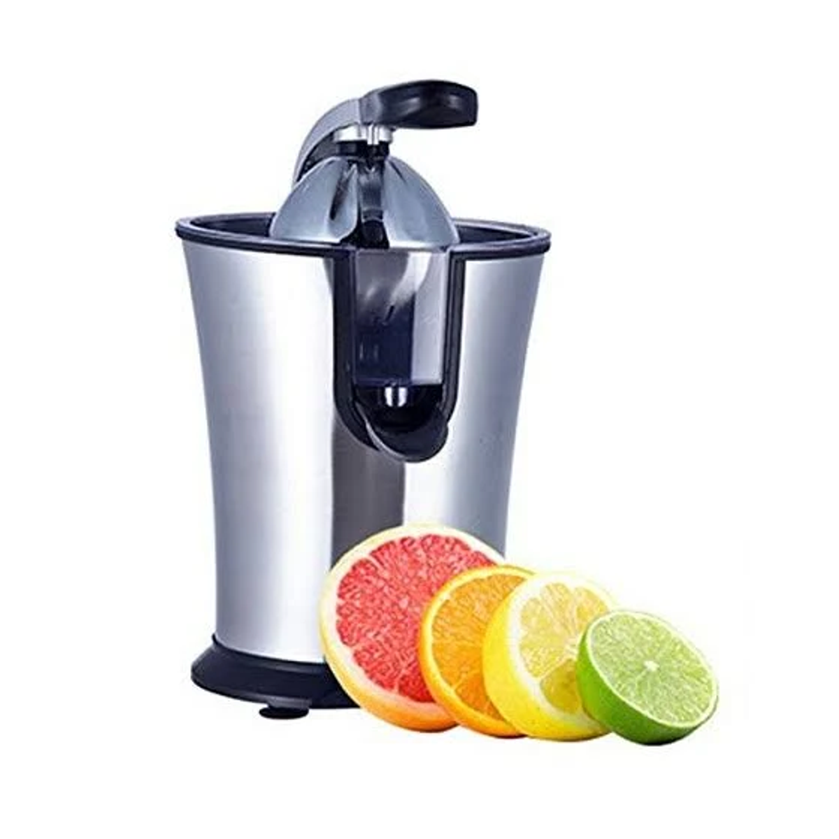 Exprimidor de cítricos de acero inoxidable con varias frutas en rodajas. Fondo blanco.