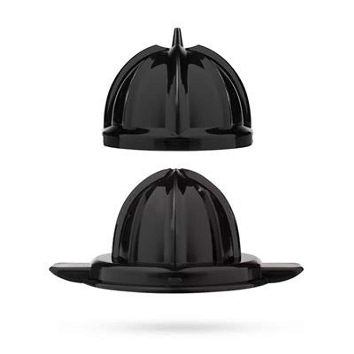 Schwarze Entsafterteile, die oberen und unteren Kegelformen. Der Boden hat eine breitere Basis.