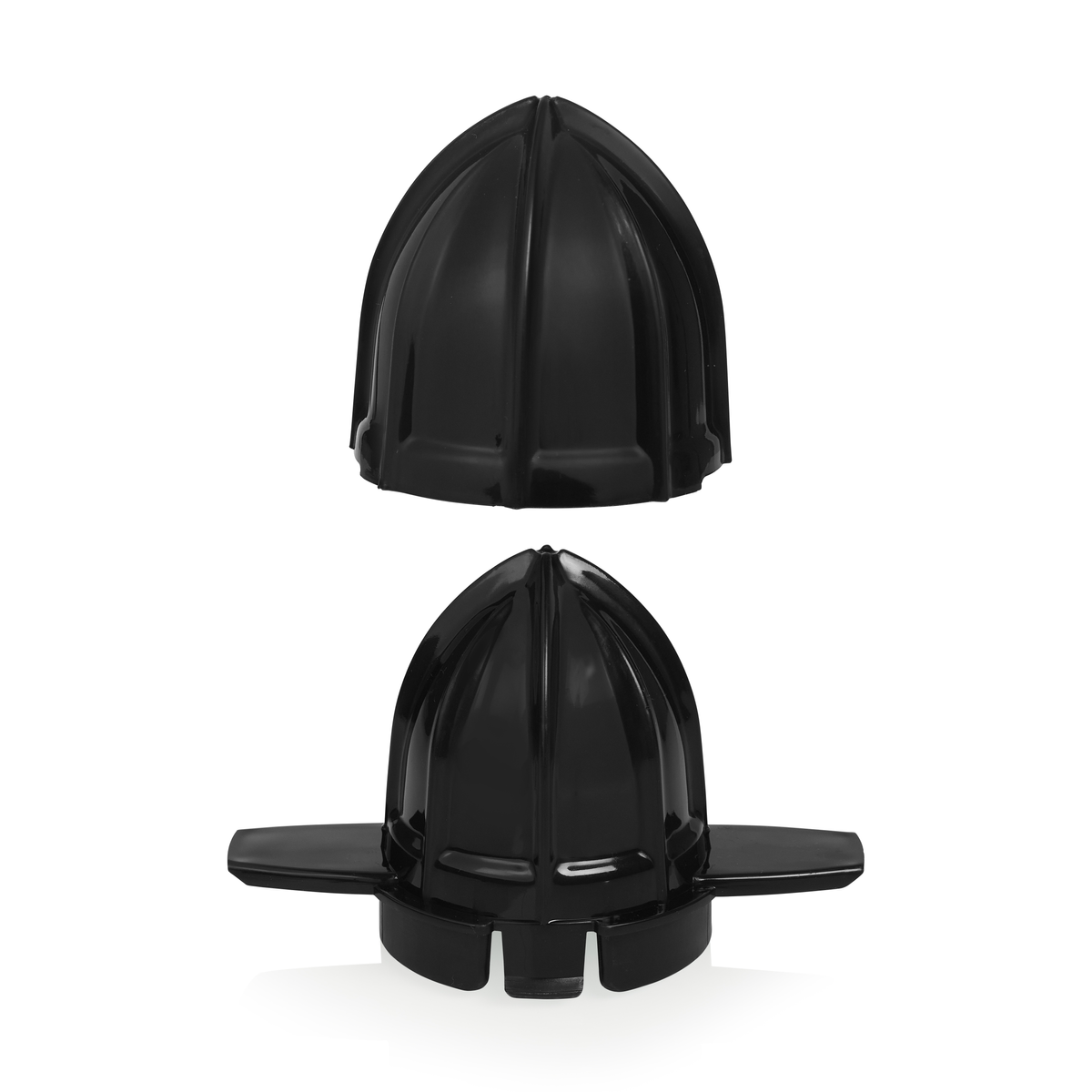 Dwa czarne plastikowe nakładki do wyciskarki do cytrusów. Widok z góry i z dołu.